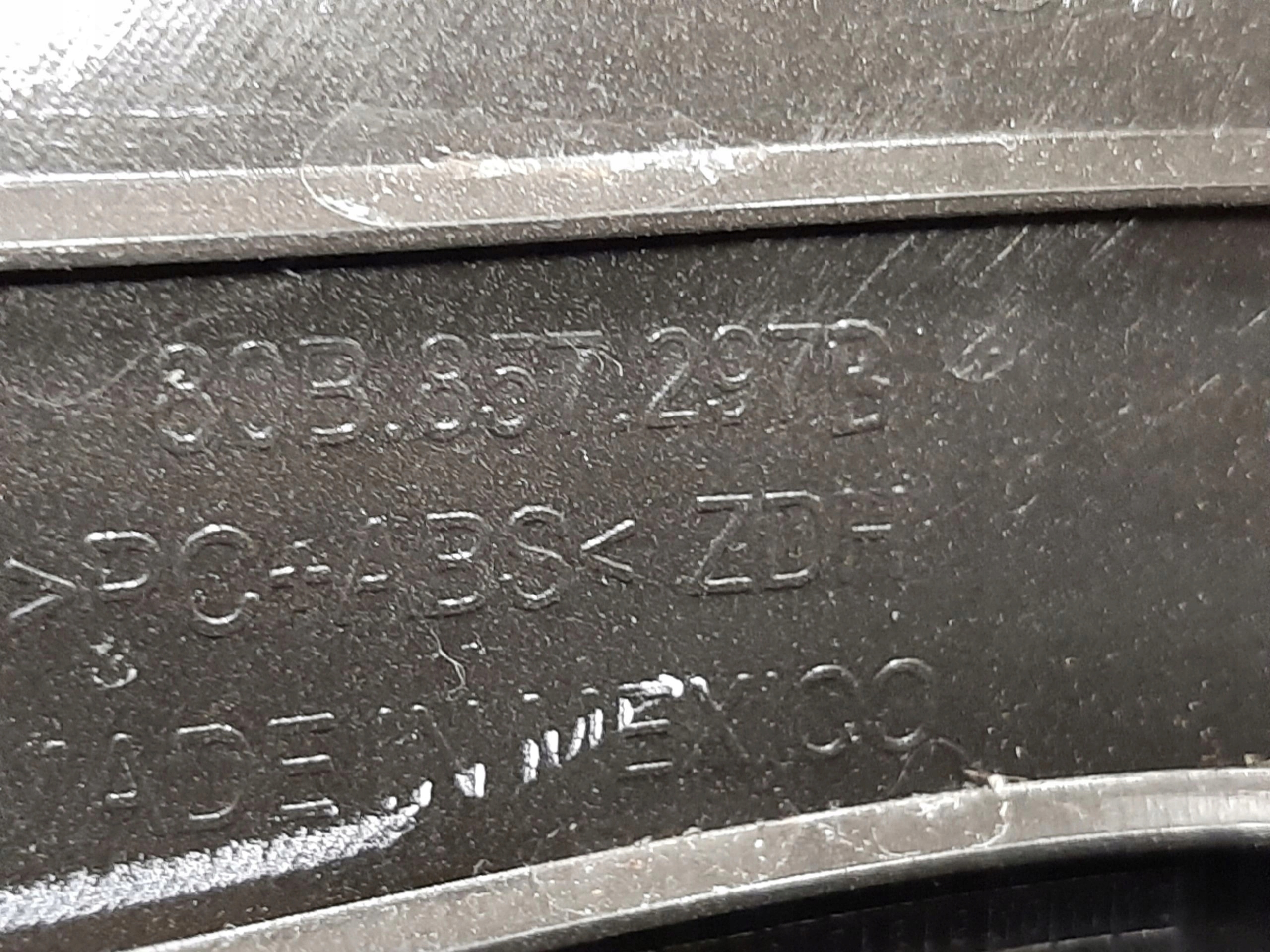 AUDI Q5 FY80A 2015 -> 2022 SCHOWEK OSŁONA KONSOLI 80B857297B - obrazek 3