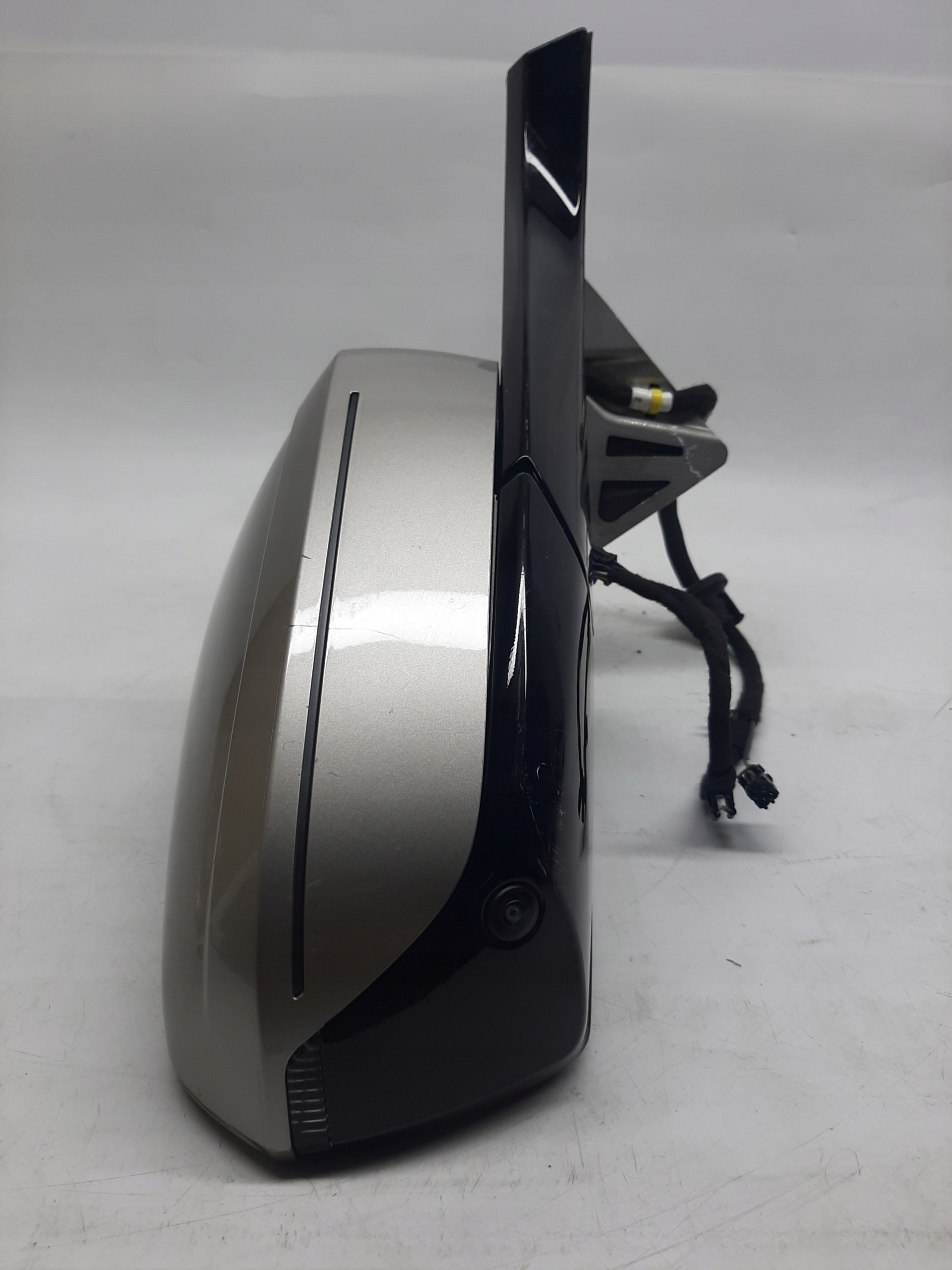 BMW iX i20 LUSTERKO ZEWNĘTRZNE PRAWE 9 + 8 PIN KAMERA 00017987 - obrazek 3