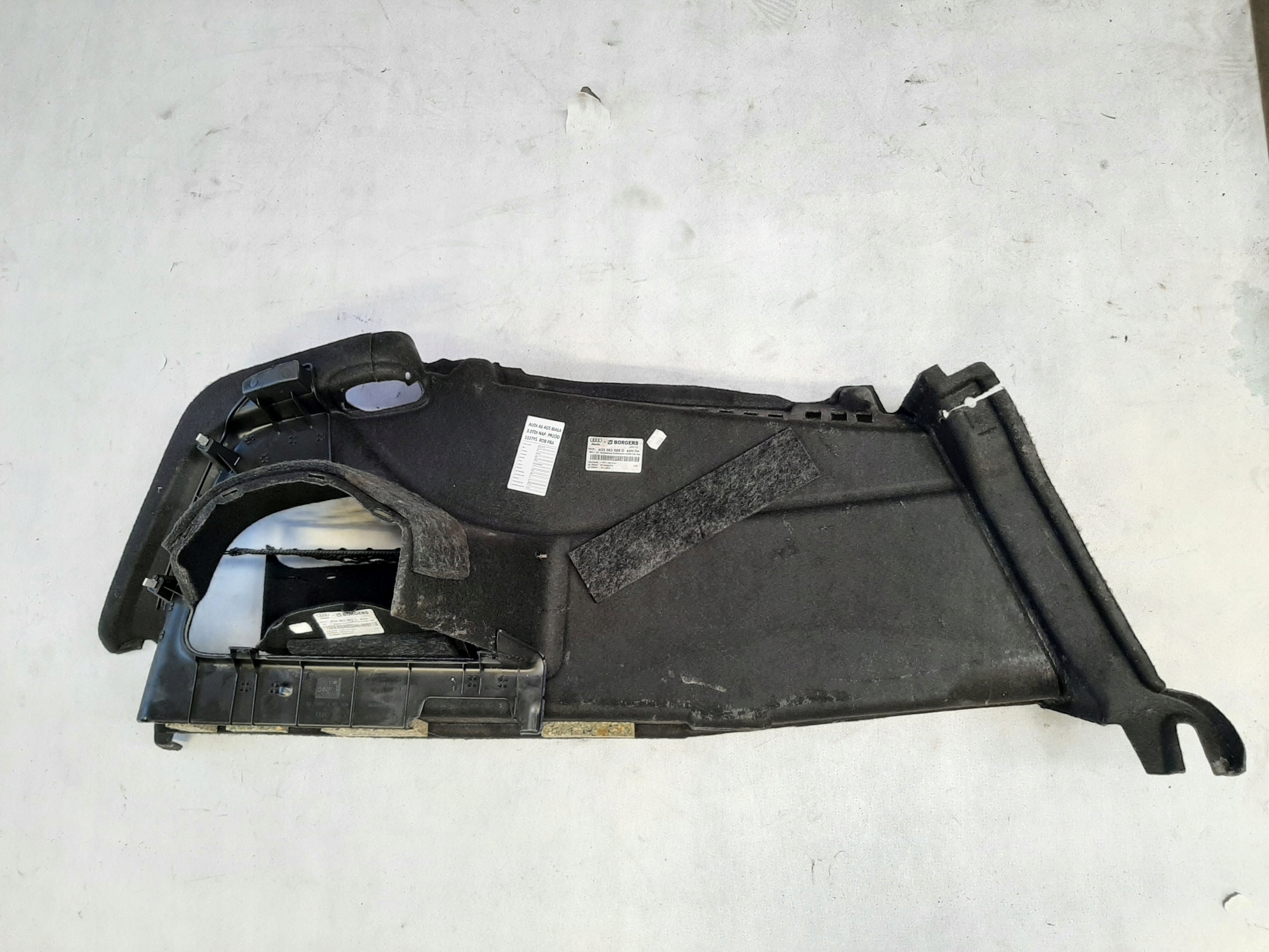AUDI A6 C7 LIFT 2014- BOCZEK TAPICERKA BAGAŻNIKA PRAWY TYŁ 4G5863888D - obrazek 3