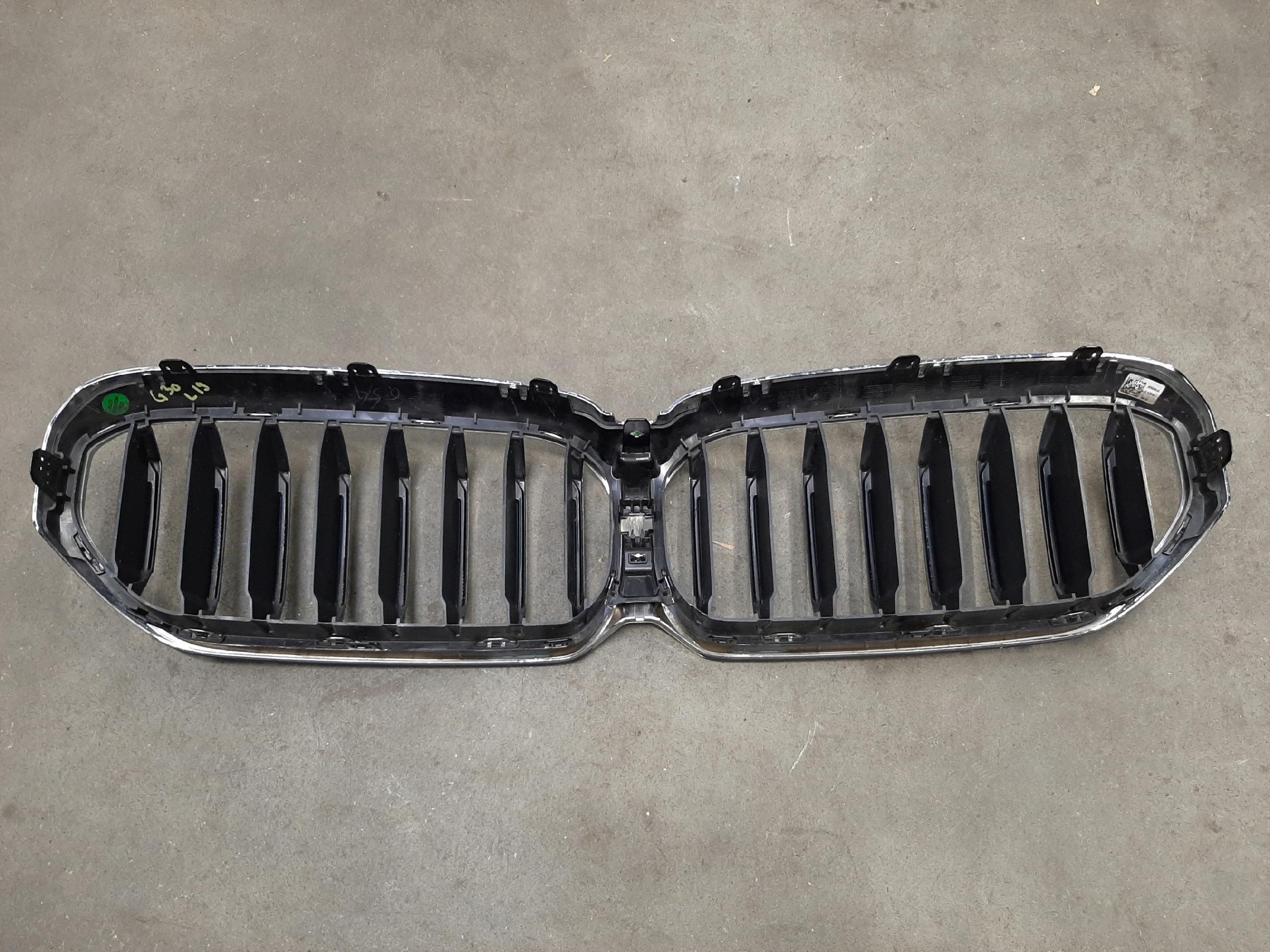 BMW seria 5 G30 G31 G38 Nerki kratki zderzaka atrapa 3185178 - obrazek 4