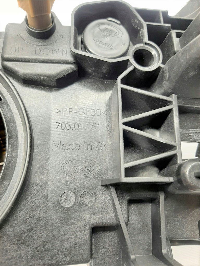 Volvo FH4 Halogen prawy lampa 703.01.151R nowa oryginał - obrazek 6