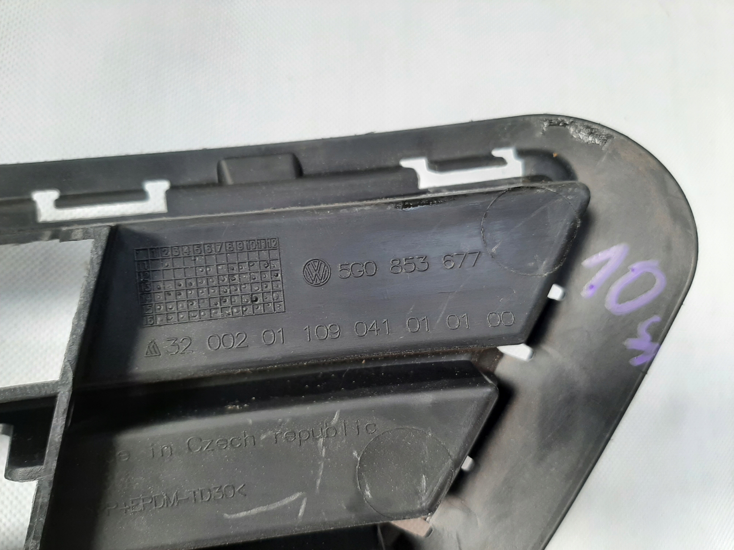 VW Golf 7 Kratka Atrapa zderzaka 5G0853677 - obrazek 4