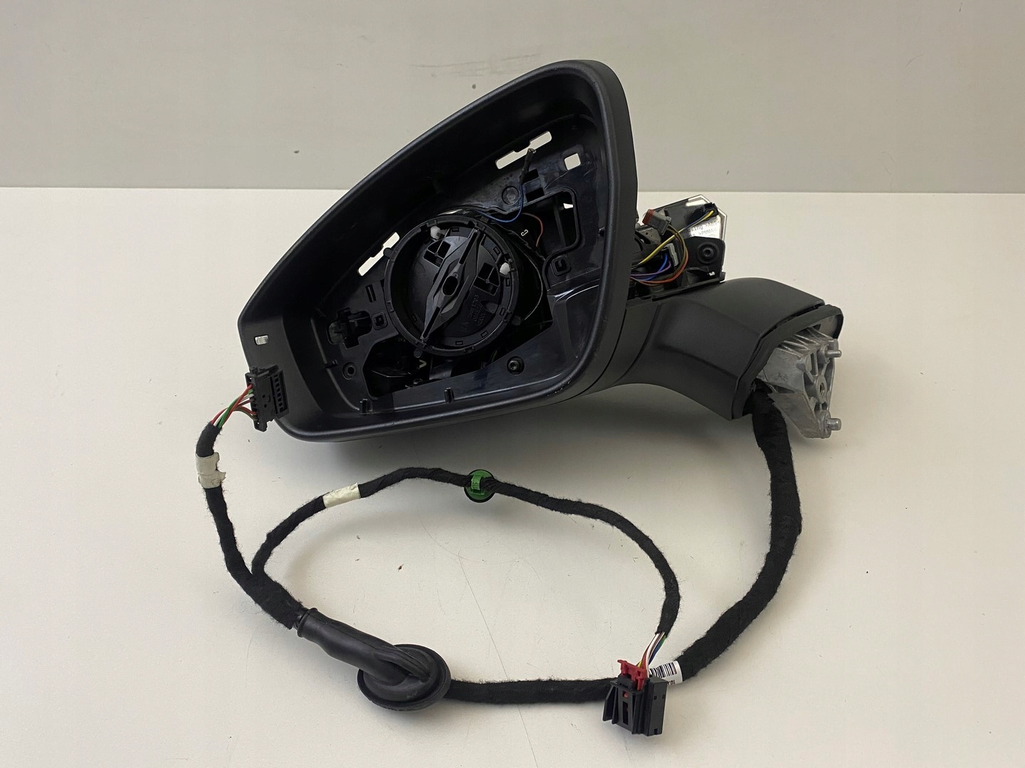 VW ID.4 2020- 9 PIN KAMERA STELAŻ LUSTERKO ZEWNĘTRZNE LEWE 11B857501AN