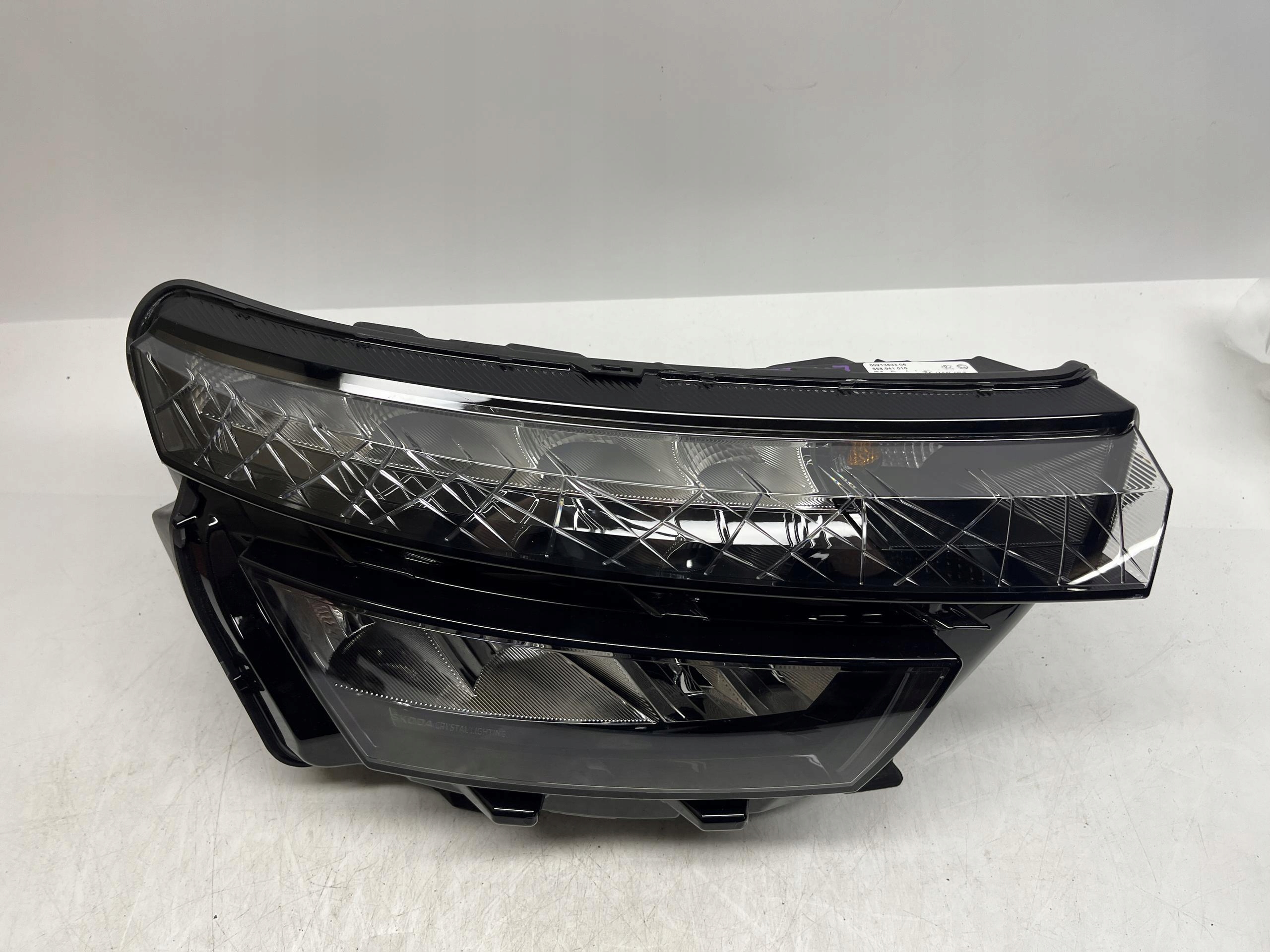SKODA KAMIQ REFLEKTOR LAMPA PRAWY PRZÓD PRZEDNI LED 658941016 - obrazek 2