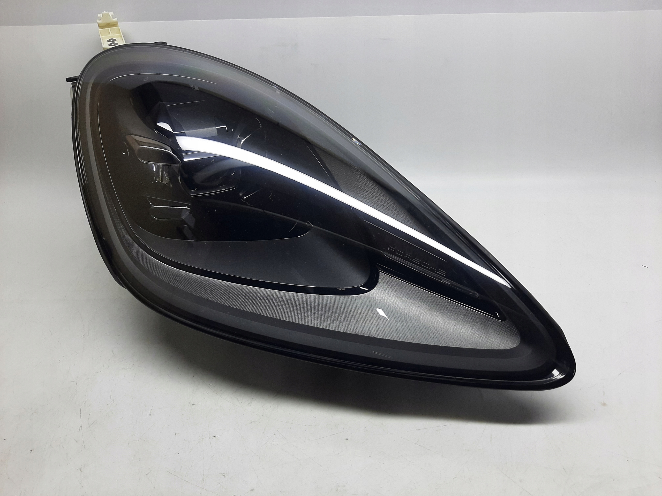 Porsche Cayenne 2017-2024 Reflektor Lampa Przód Prawy LED 9Y0941034AK - obrazek 3