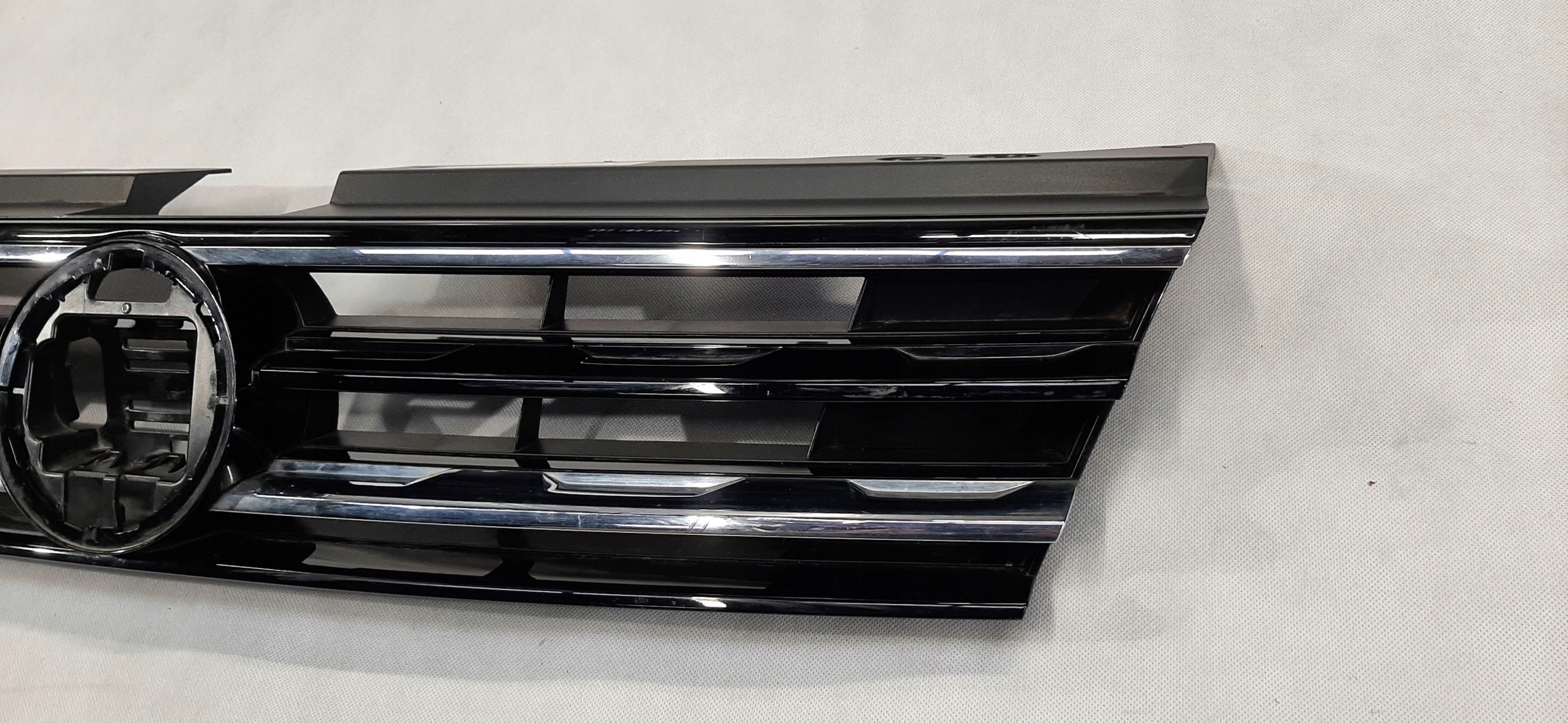 VW TIGUAN 2017+ ATRAPA MASKOWNICA GRILL 5NA853653 - obrazek 2