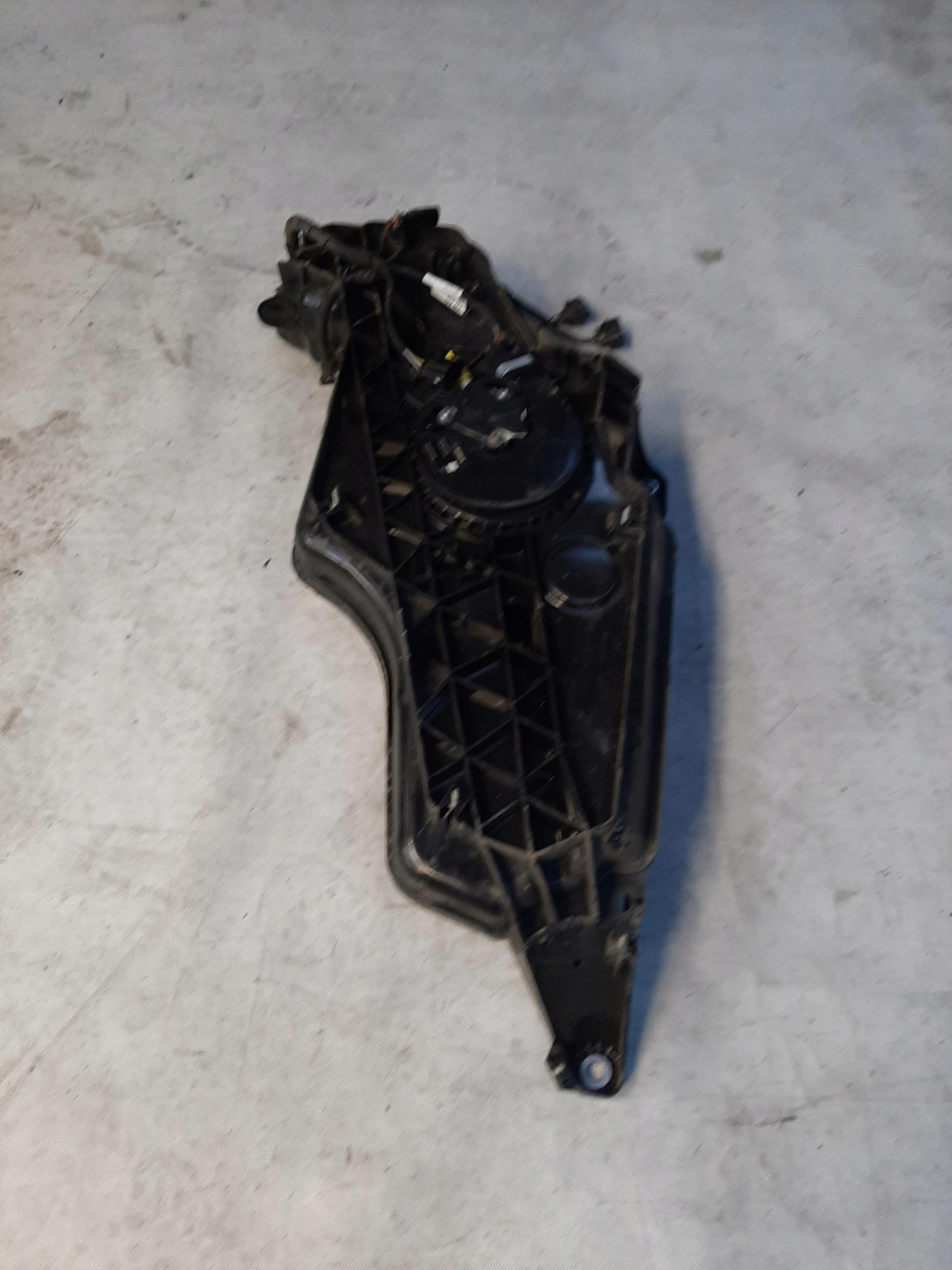 VW GOLF VIII ZBIORNIK POMPA ADBLUE 5WA131877R 5Q0131969G - obrazek 9