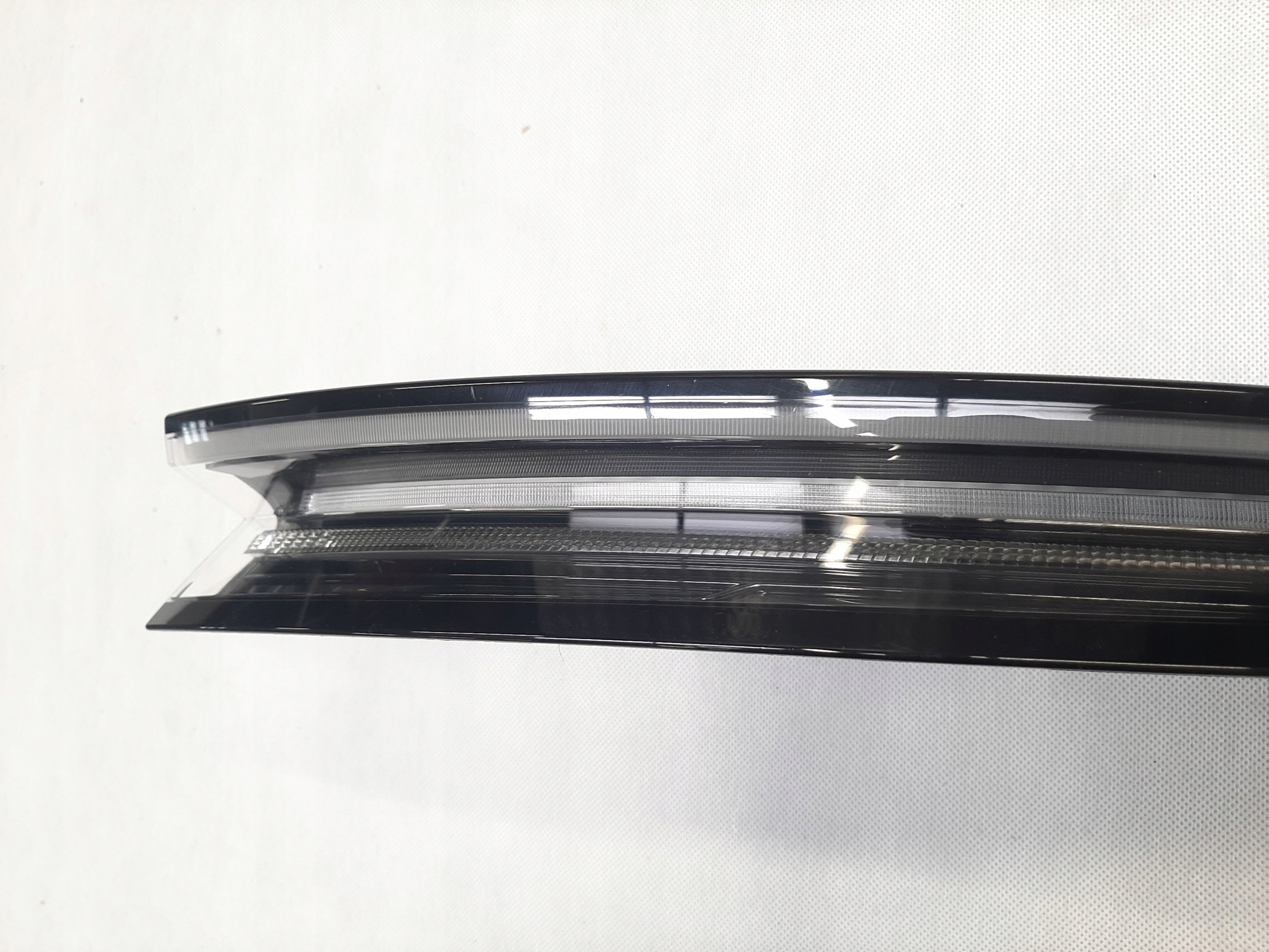 PORSCHE TAYCAN LAMPA TYŁ TYLNA PRAWA PRAWY SAE 9J1945308A - obrazek 2