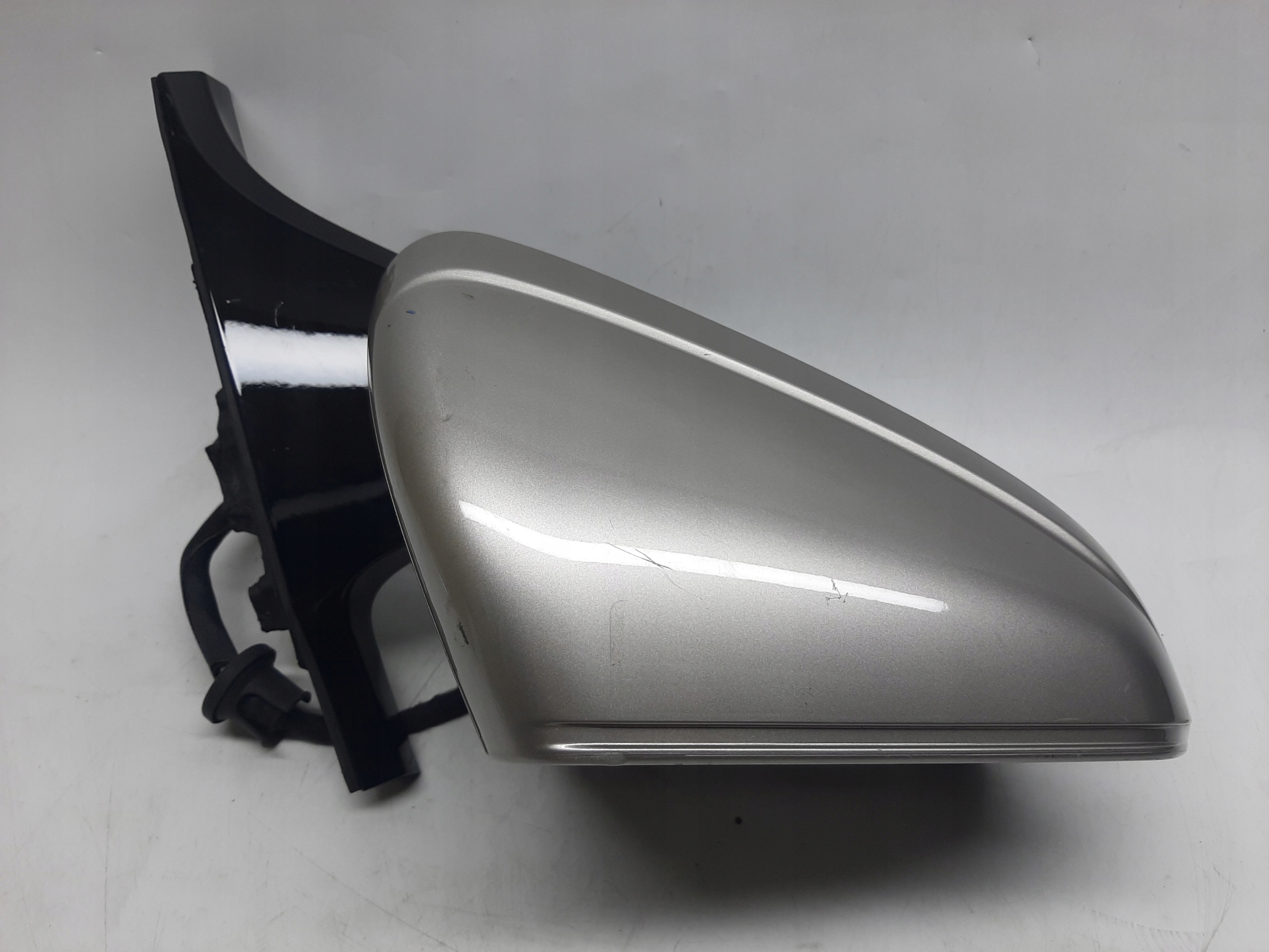 BMW iX i20 LUSTERKO ZEWNĘTRZNE PRAWE 9 + 8 PIN KAMERA 00017987 - obrazek 2