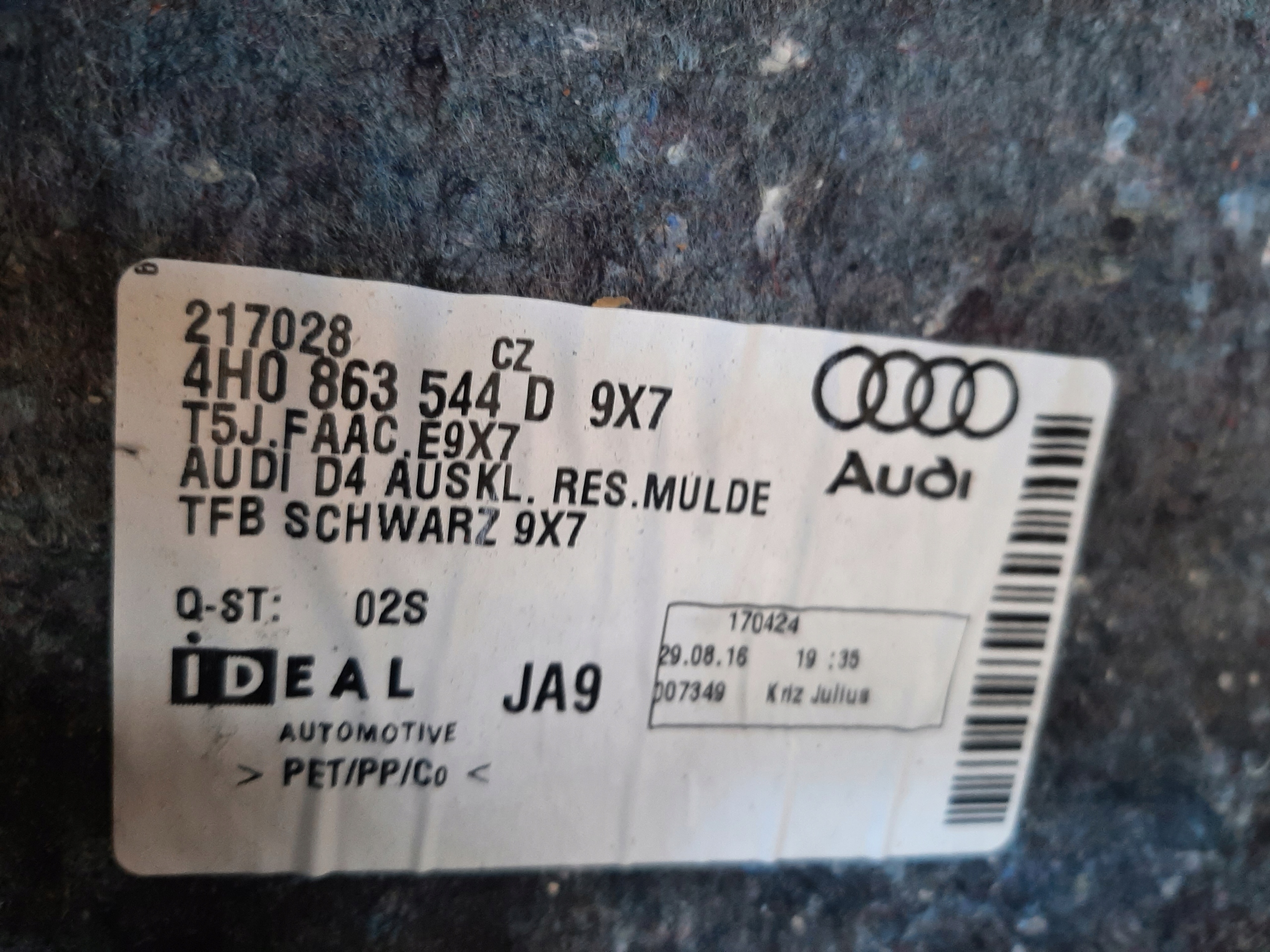 AUDI A8L D4 LIFT 2013- WYKŁADZINA BAGAŻNIKA 4H0863544D - obrazek 3