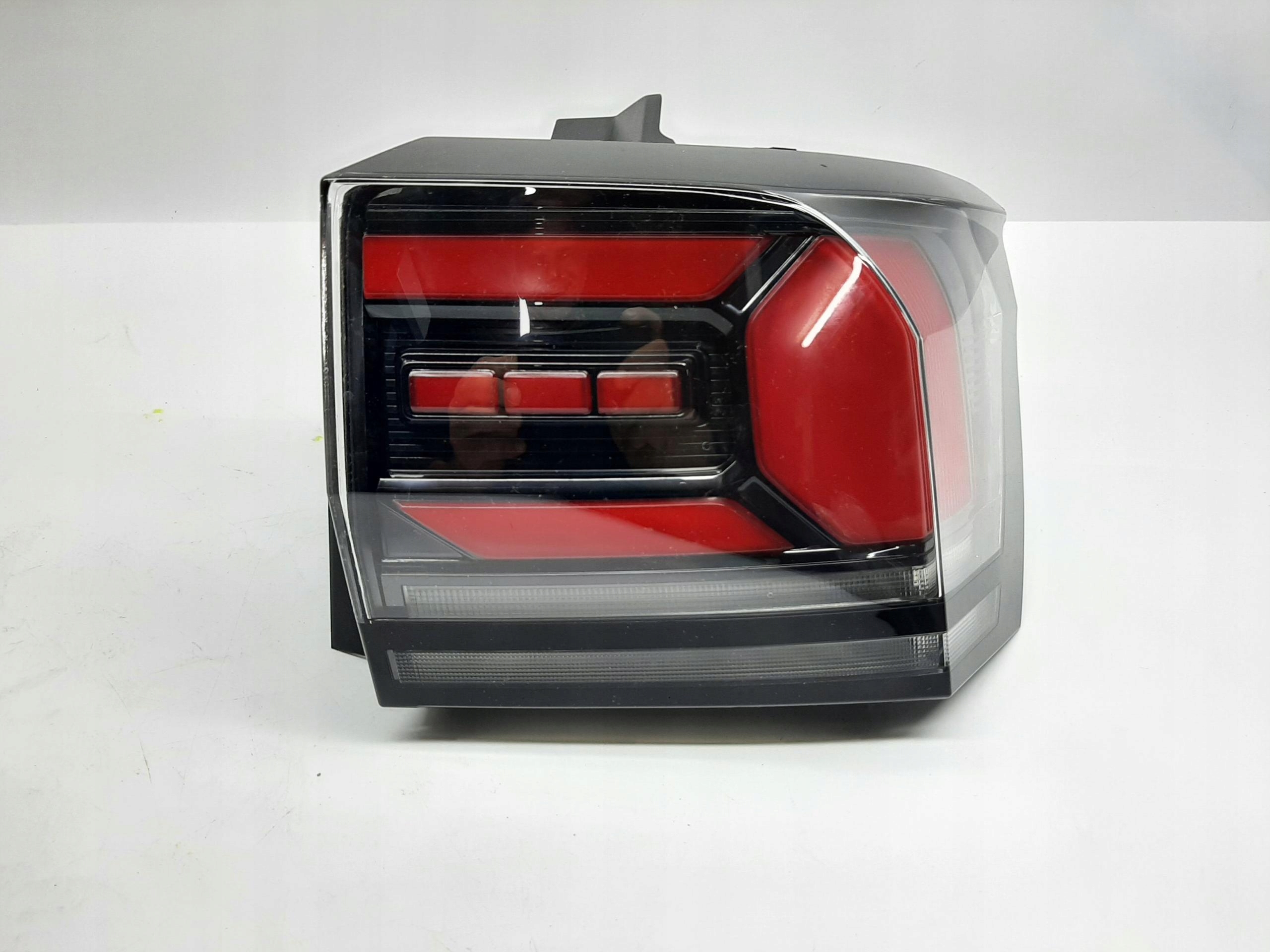 VW T-CROSS LIFT LAMPA PRAWA TYLNA TYŁ LED 2GM945096F - obrazek 3
