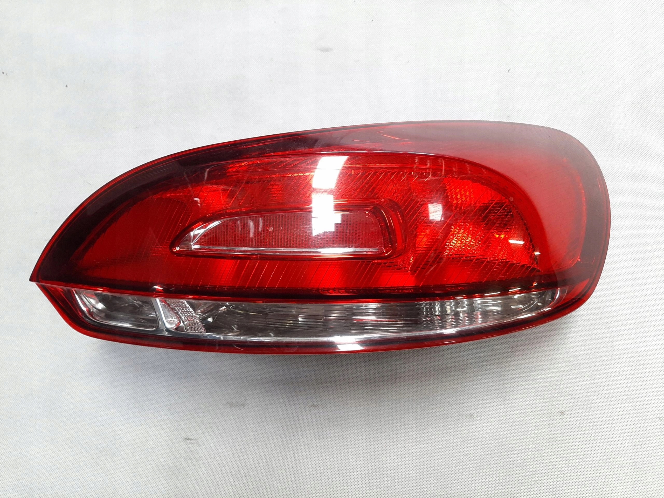 VW Scirocco (2008-2017r.) Lampa Tył Prawa tylna 1K8945096M - obrazek 2