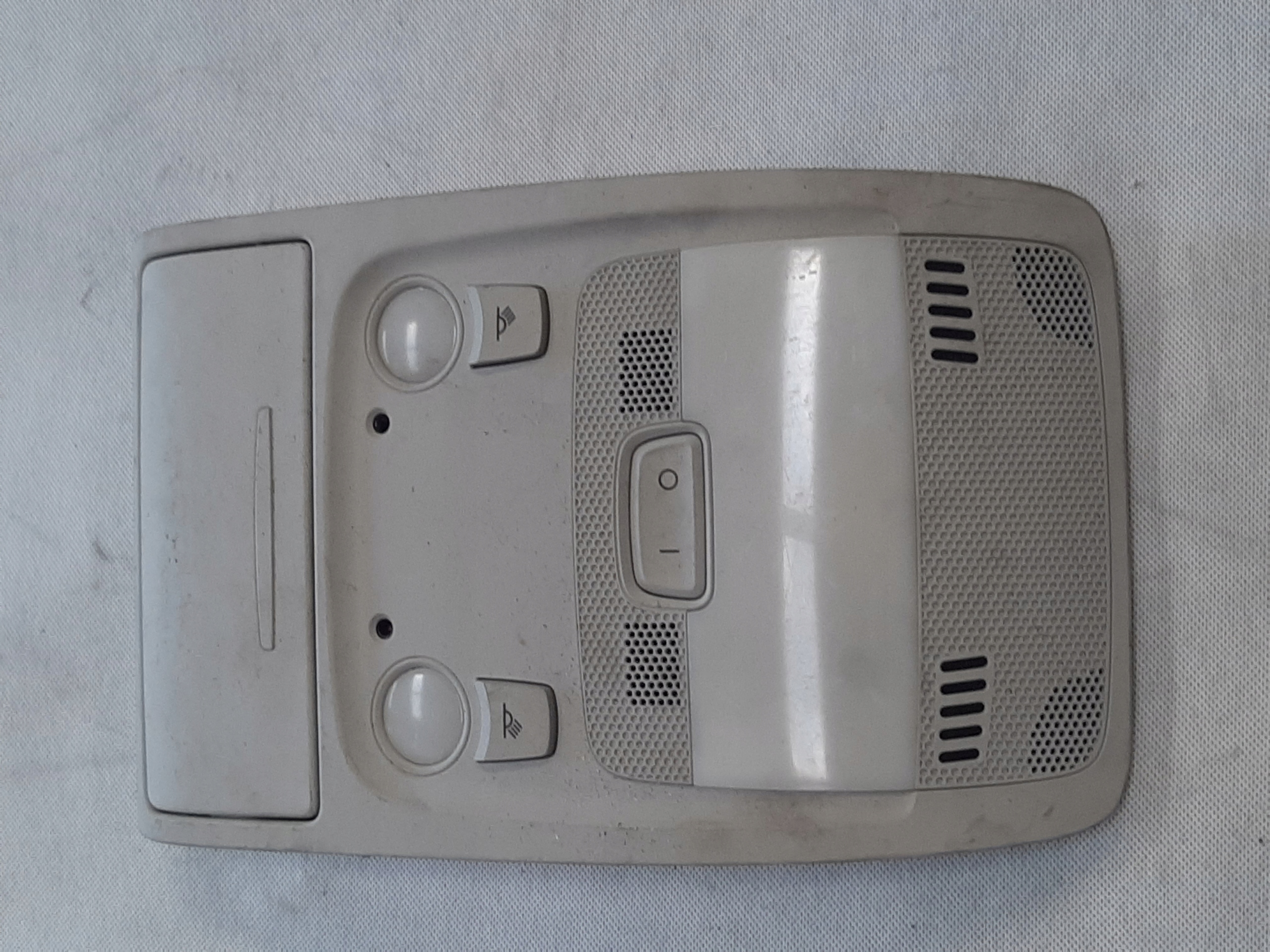 AUDI A4 B8 2007- OŚWIETLENIE LAMPKA PODSUFITKI 8T0947135A