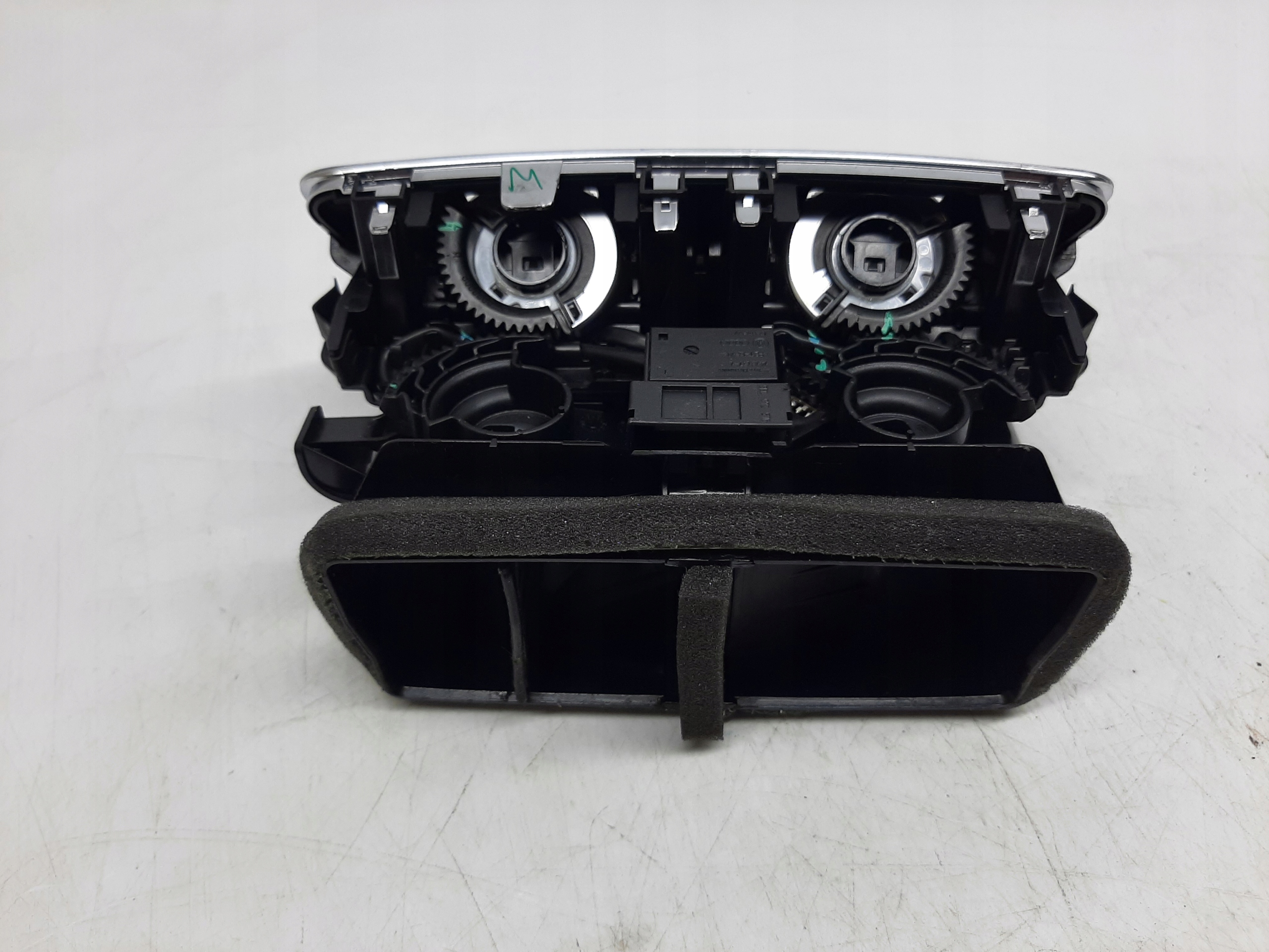 AUDI A6 C7 LIFT 2014- KRATKI NAWIEWU TUNELU ŚRODKOWEGO 4G0819203 - obrazek 2