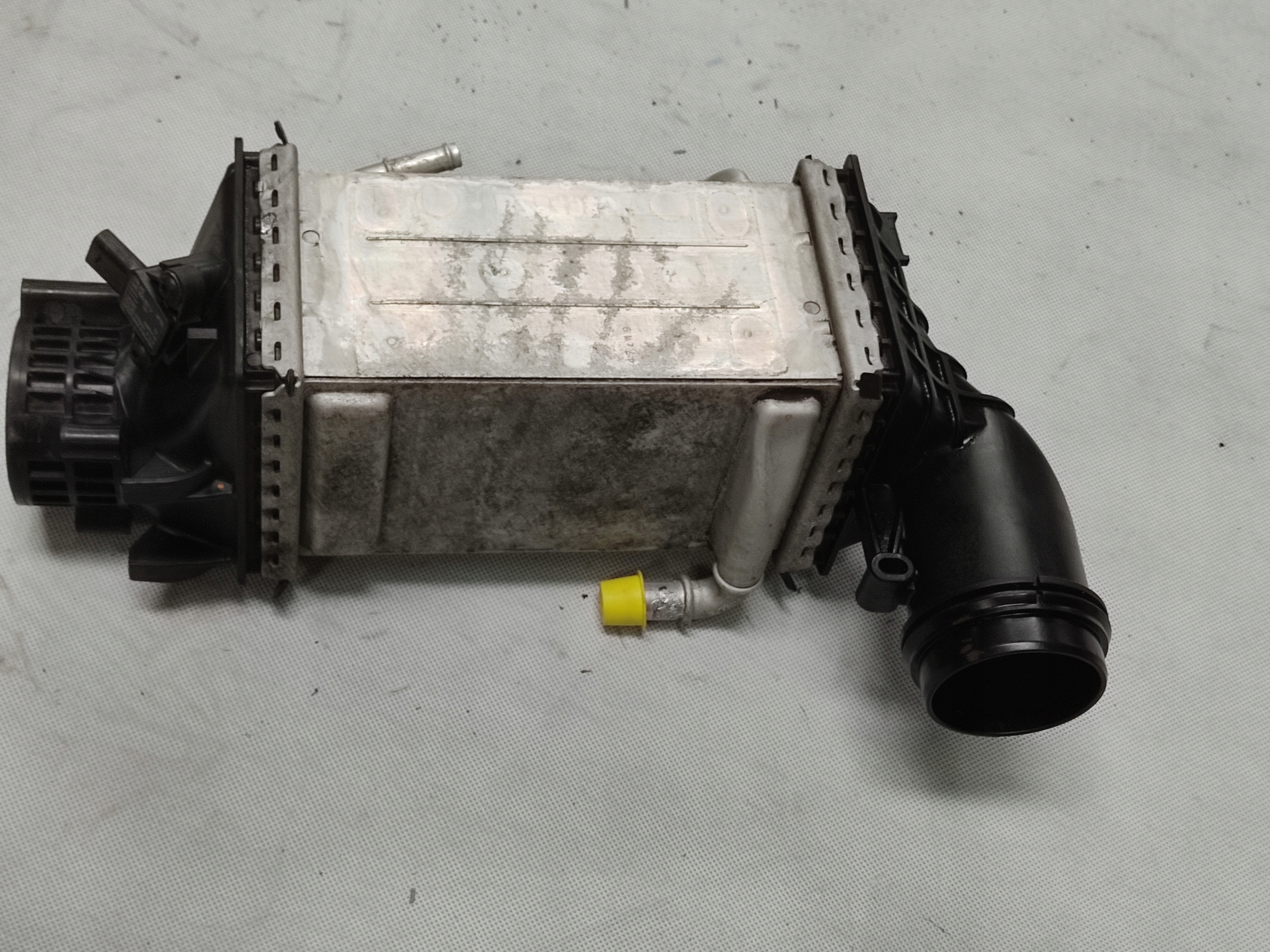 VW GOLF VIII INTERCOOLER CHŁODNICA POWIETRZA 04E145785E - obrazek 5