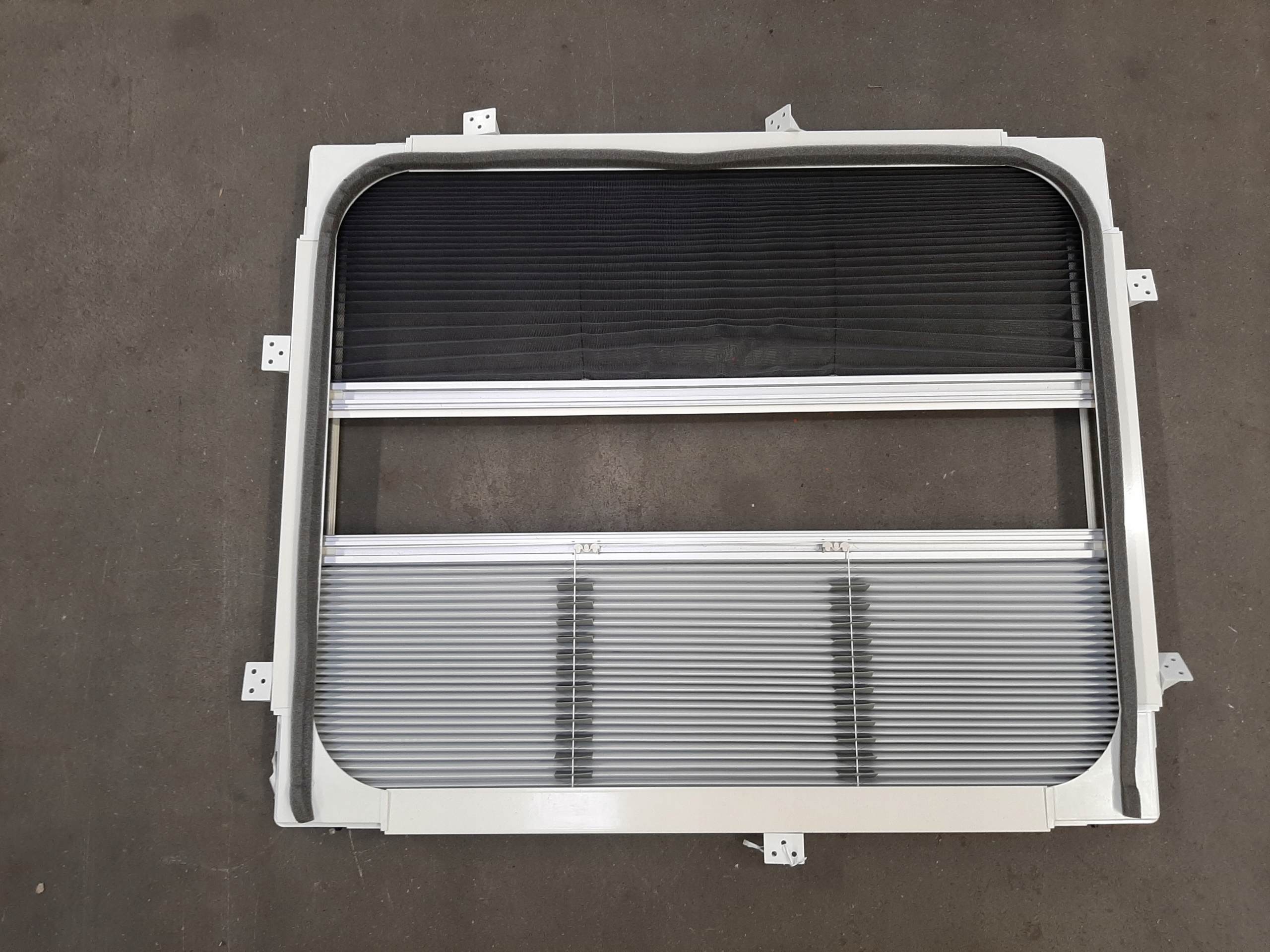 VW CRAFTER II GRAND CALIFORNIA KAMPER 700x600 OKNO ROLETA 7C4845320B - obrazek 3