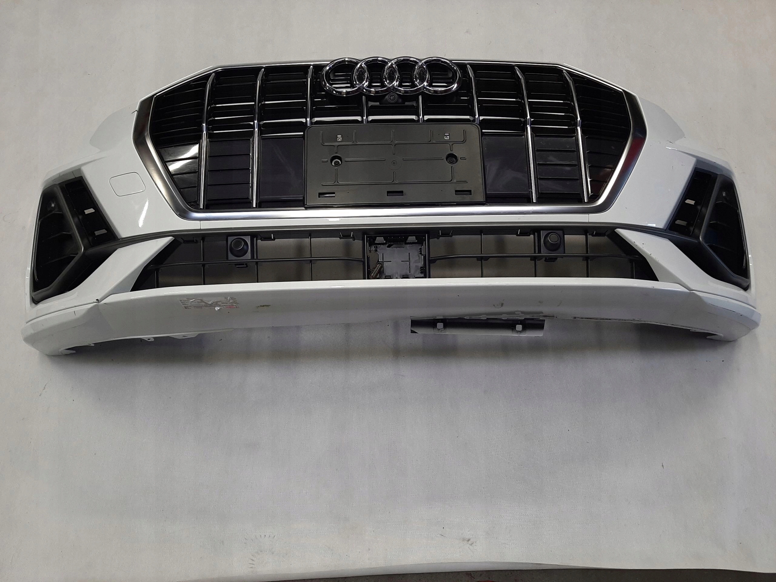 AUDI Q3 S-LINE ZDERZAK PRZÓD PRZEDNI 83A807437D - obrazek 2