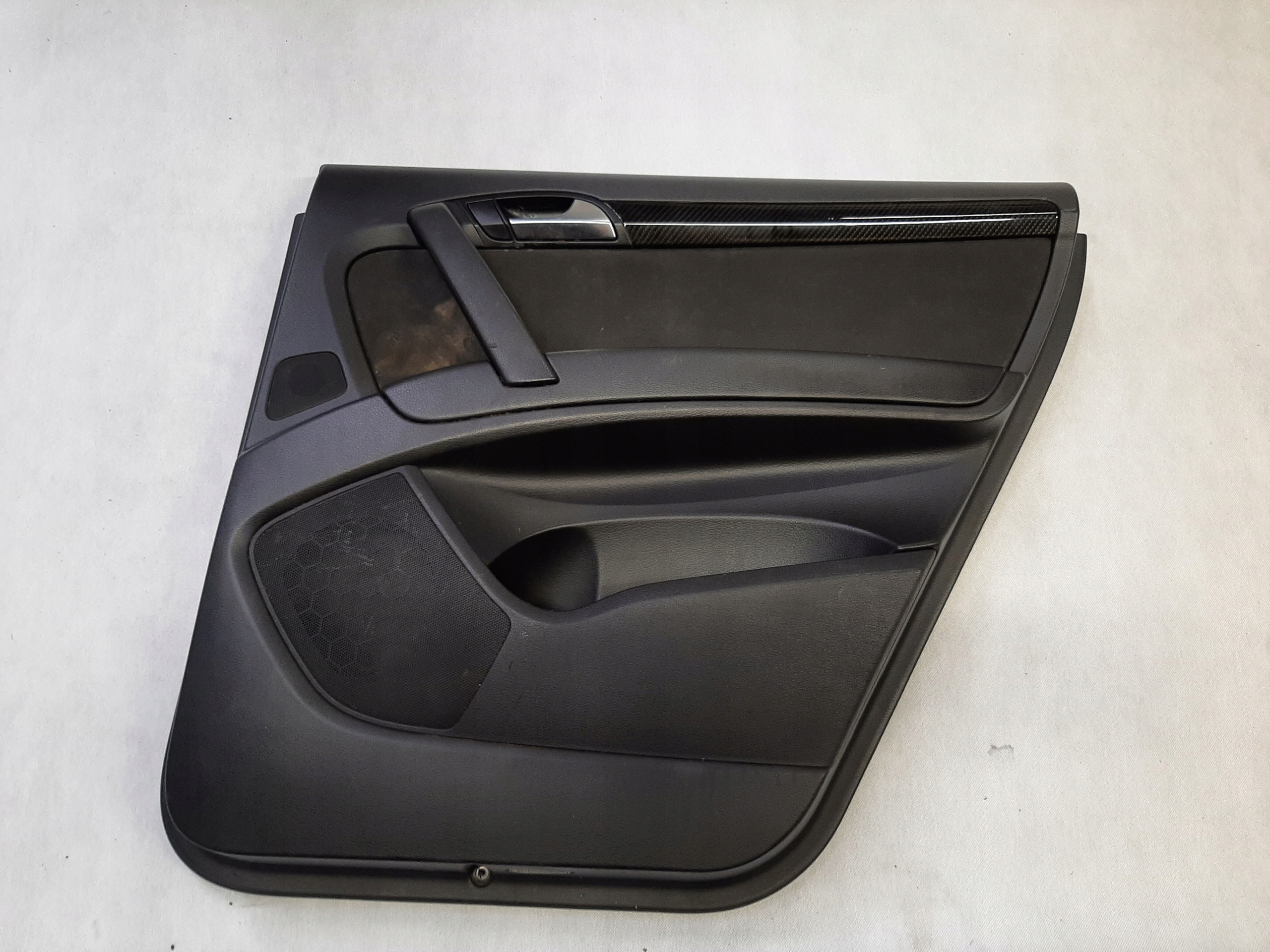 AUDI Q7 3.0 TDI 2005- BOCZEK TAPICERKA DRZWI PRAWY TYŁ 4L0867304