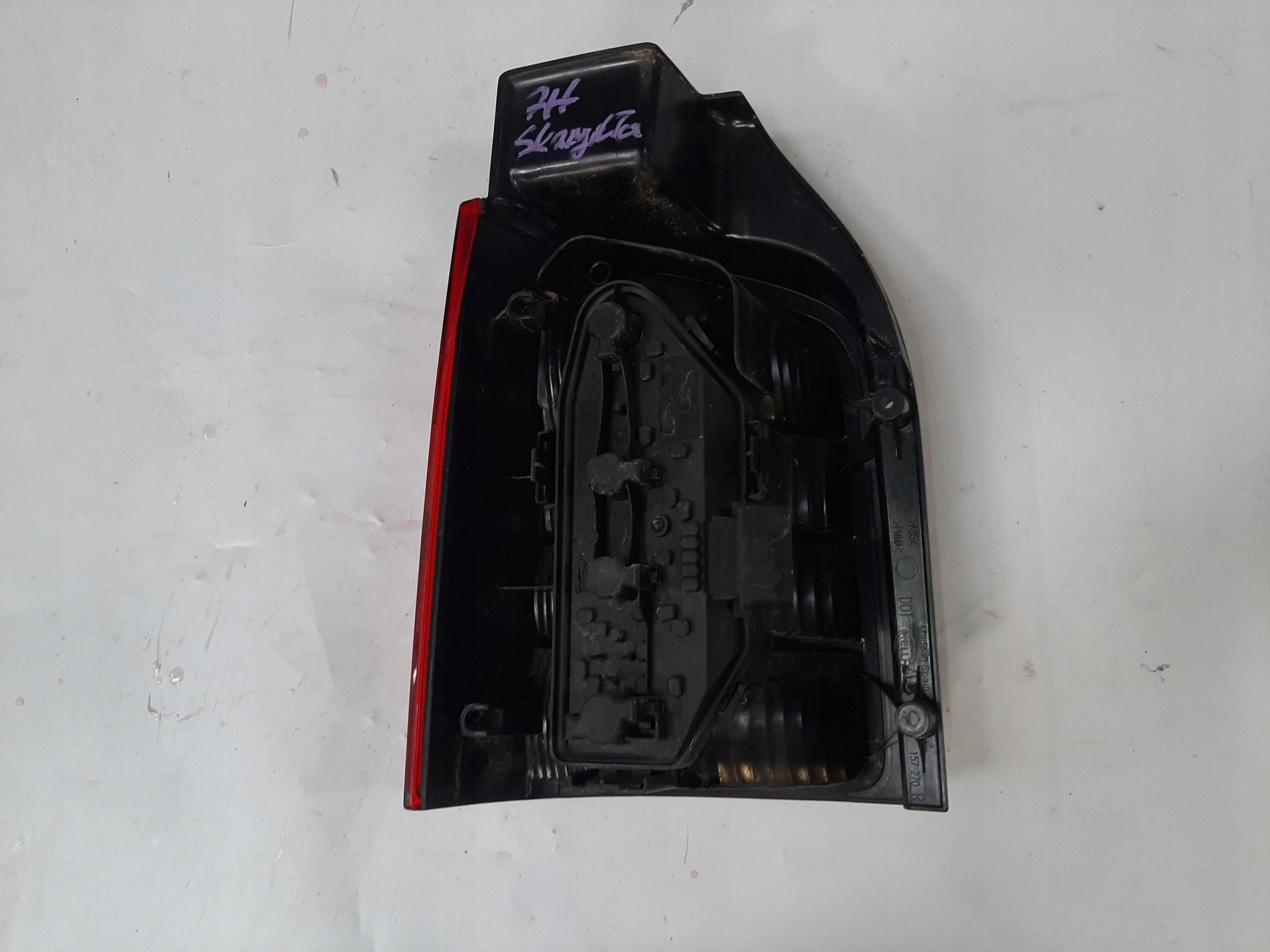 VW TRANSPORTER T5 LAMPA PRAWY TYŁ TYLNA 008979-121 - obrazek 3