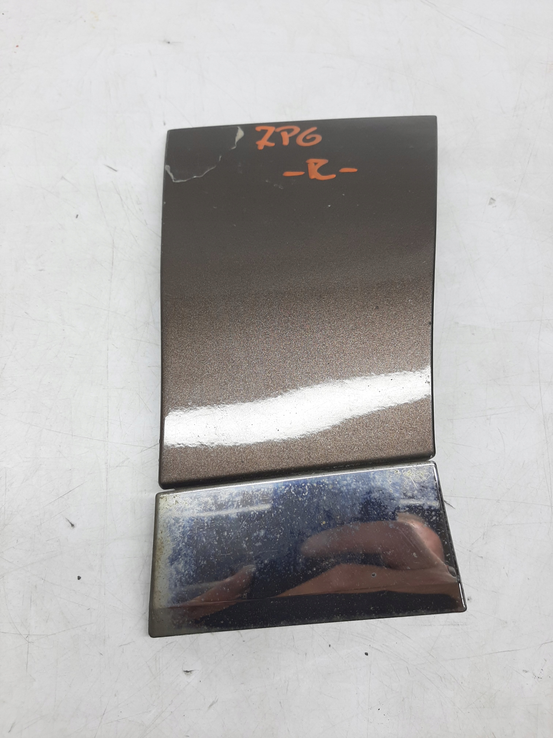 VW TOUAREG II LISTWA NADKOLA DOKŁADKA PRAWY PRAWA PRZÓD PRZEDNIA 7P6853718C