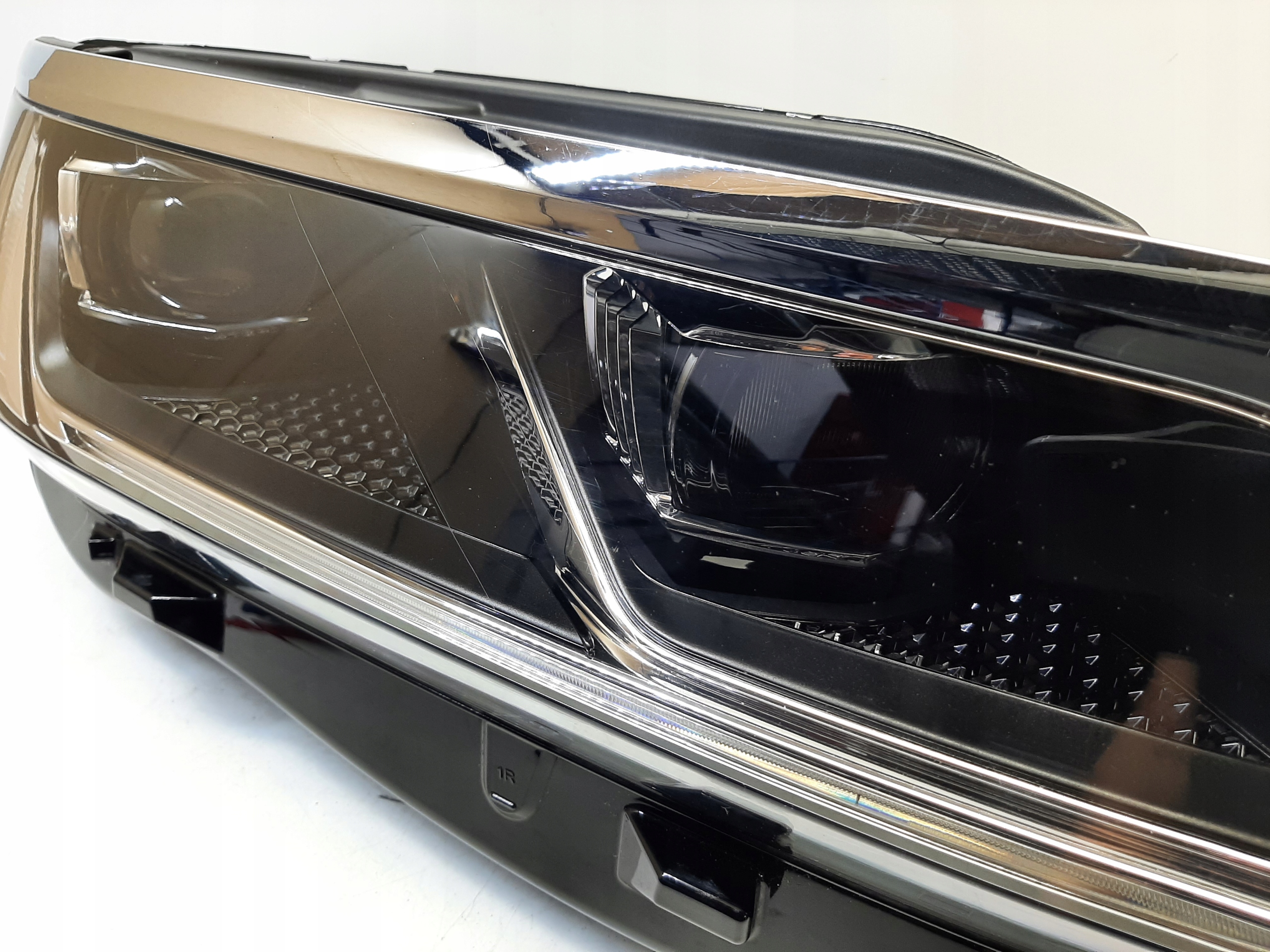 VW TOUAREG 2017+ REFLEKTOR LAMPA PRAWA 761941036 - obrazek 4