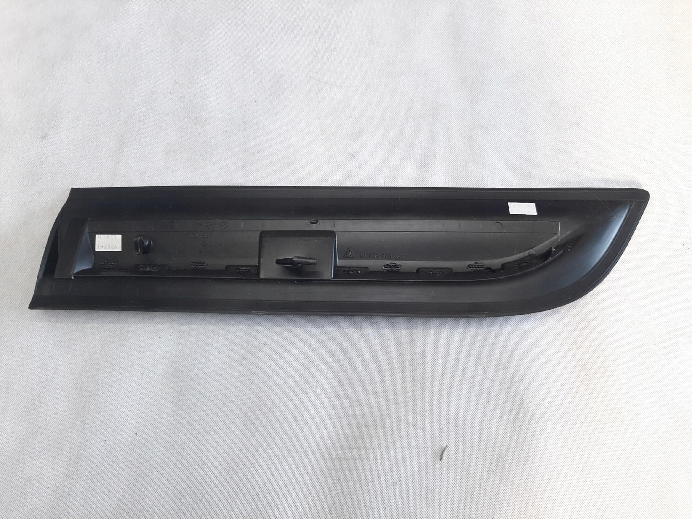 PORSCHE MACAN GTS LIFT 2021- LISTWA DRZWI PRAWY TYŁ 95B839890.1R - obrazek 3