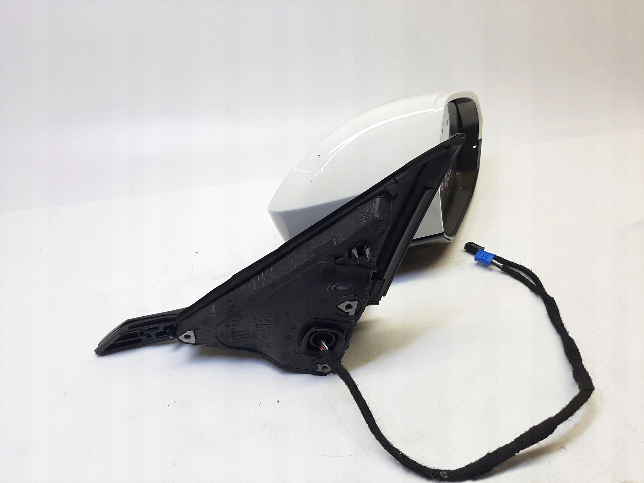BMW i7 G70 LUSTERKO ZEWNĘTRZNE PRAWE 7 + 6 PIN 06691264 - obrazek 3