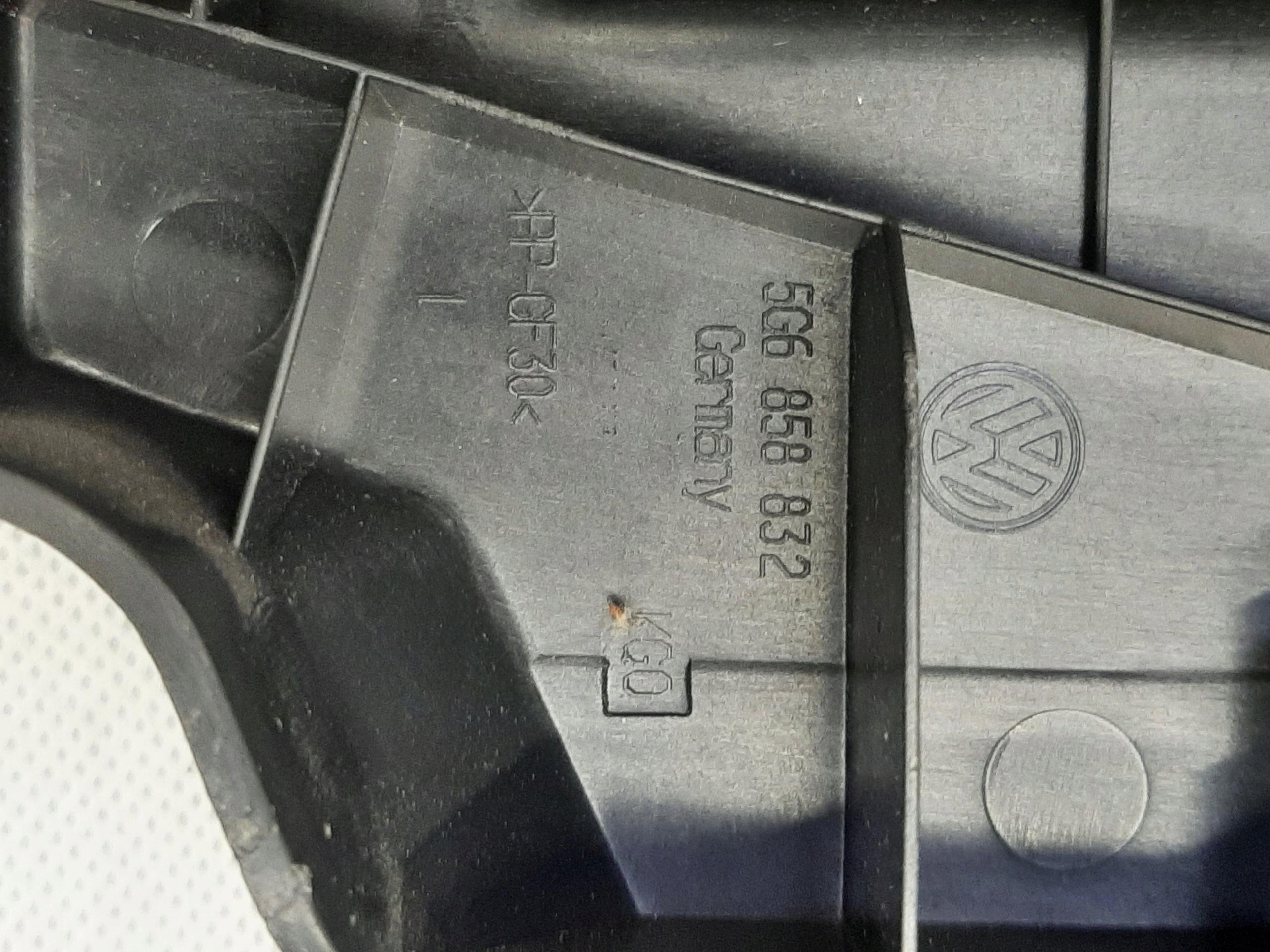 VW GOLF VII 7 5G UCHWYT MOCOWANIE PÓŁKI PRAWY TYŁ 5G6858832 - obrazek 3