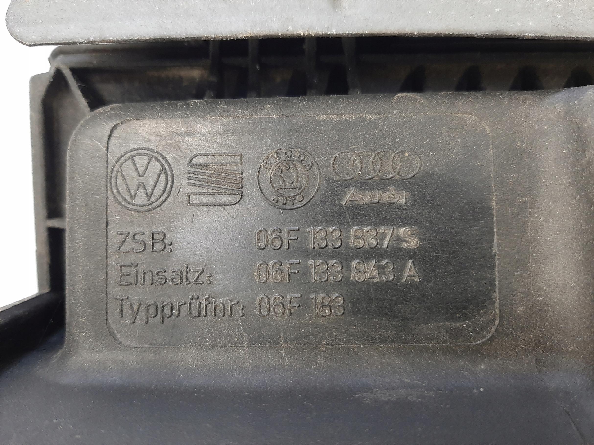 AUDI TT 8J 06-10 POKRYWA DEKIEL SILNIKA 2.0 FSI 06F133837S - obrazek 2