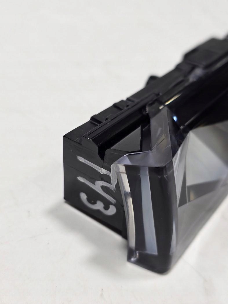 BMW i7 G70 LISTWA OZDOBNA PANEL PRZYCISK ŚWIATEŁ AWARYJNYCH 173138 5A7DCC0 - obrazek 16