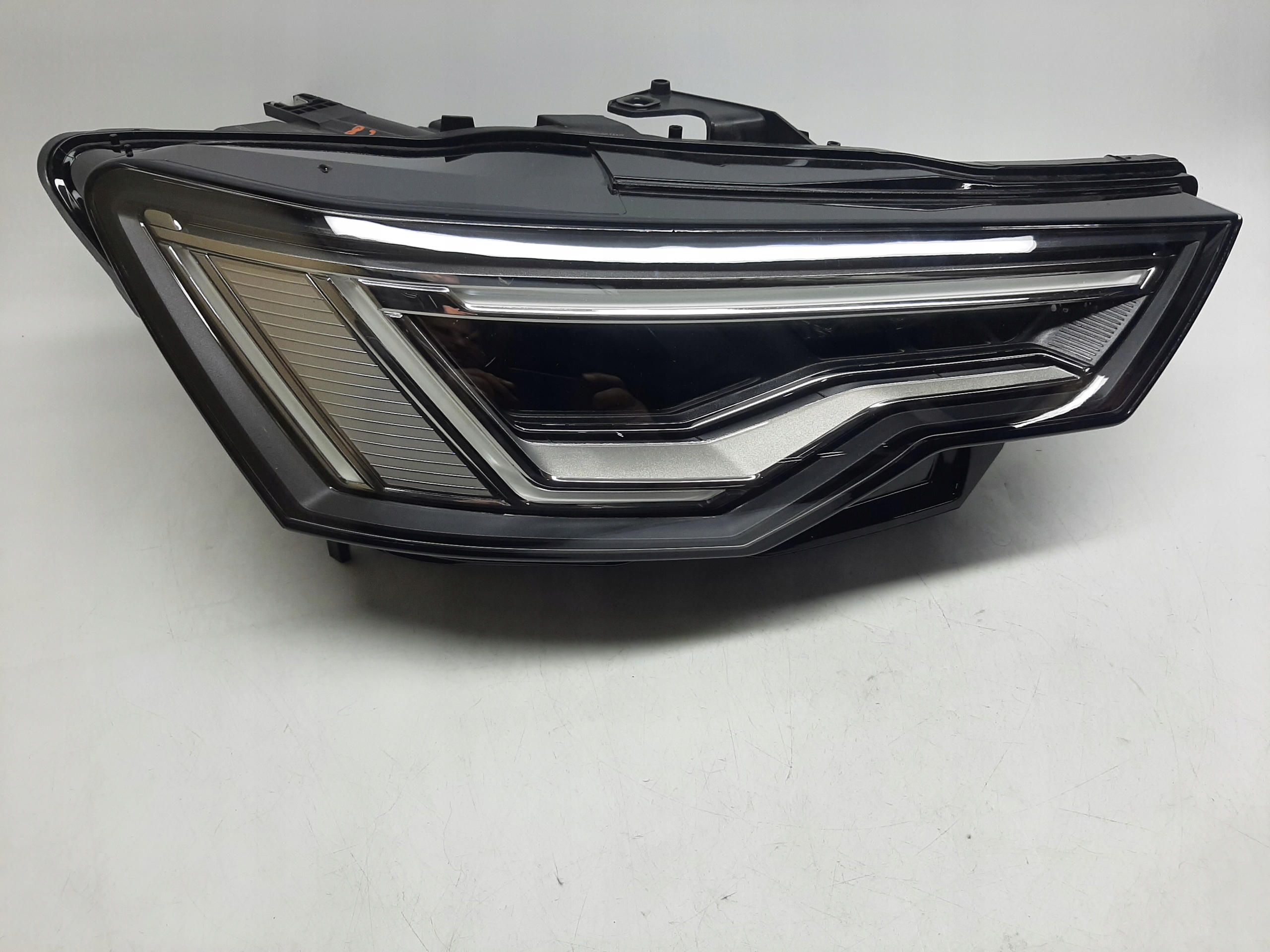 Audi A6 C8 2017-> Reflektor Lampa Przód Prawy Full LED 4K0941040C - obrazek 3