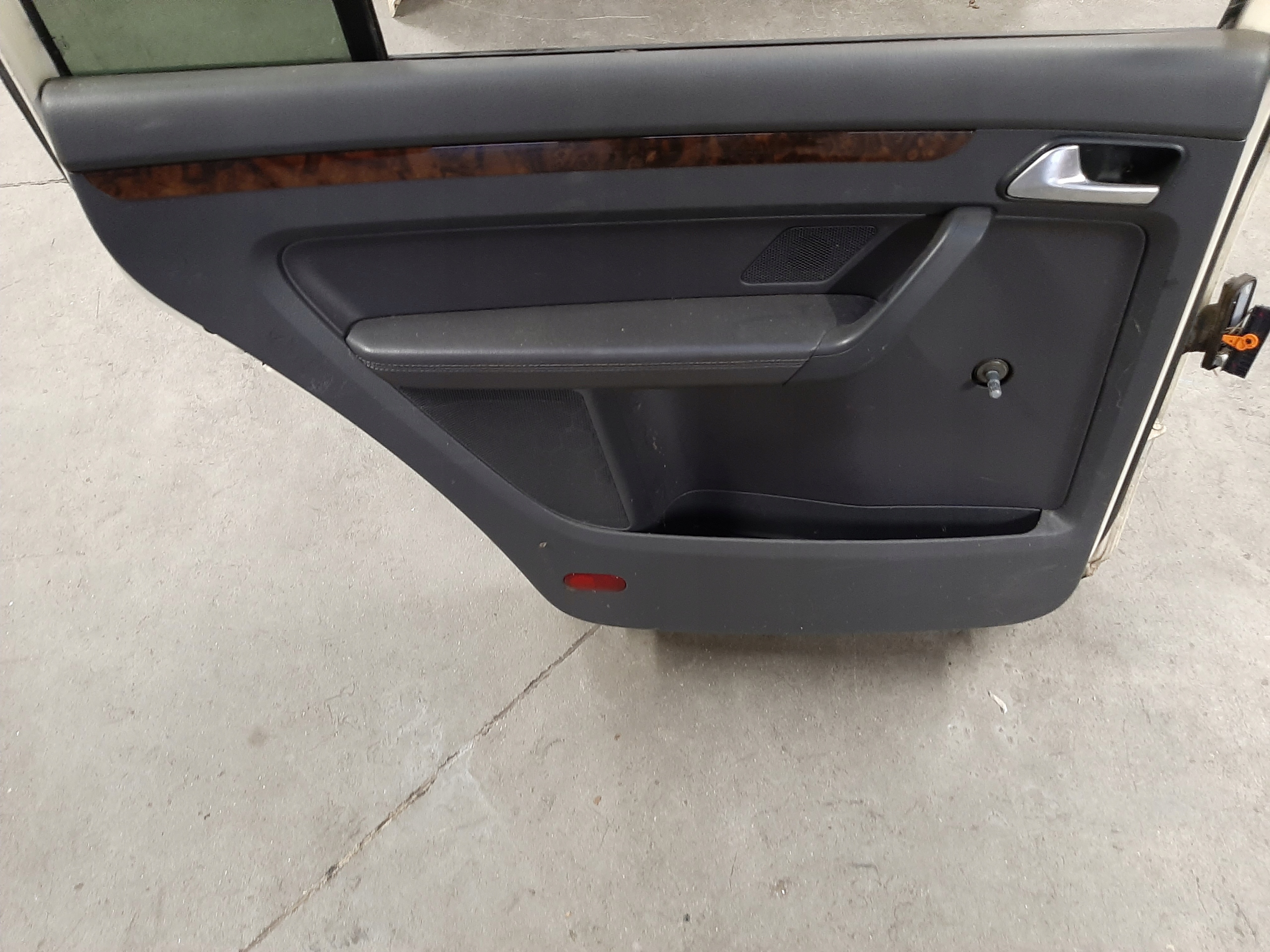 VOLKSWAGEN TOURAN I 2003-15 DRZWI LEWY TYŁ LEWE TYLNE KOMPLETNE - obrazek 4