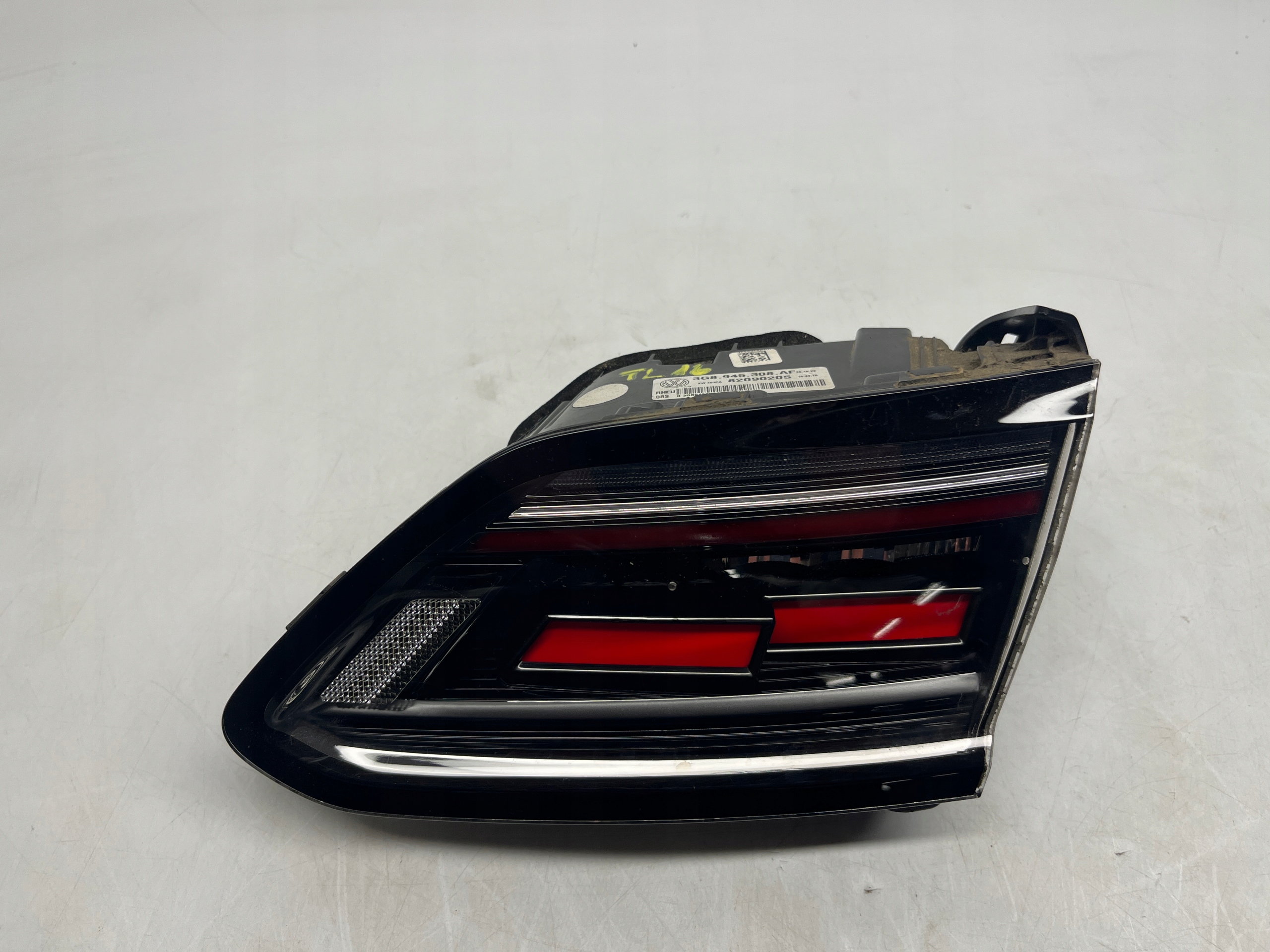 VW ARTEON SHOOTING BRAKE KOMBI 2017- LAMPA KLAPY LED PRAWY TYŁ 3G8945308AF - obrazek 3