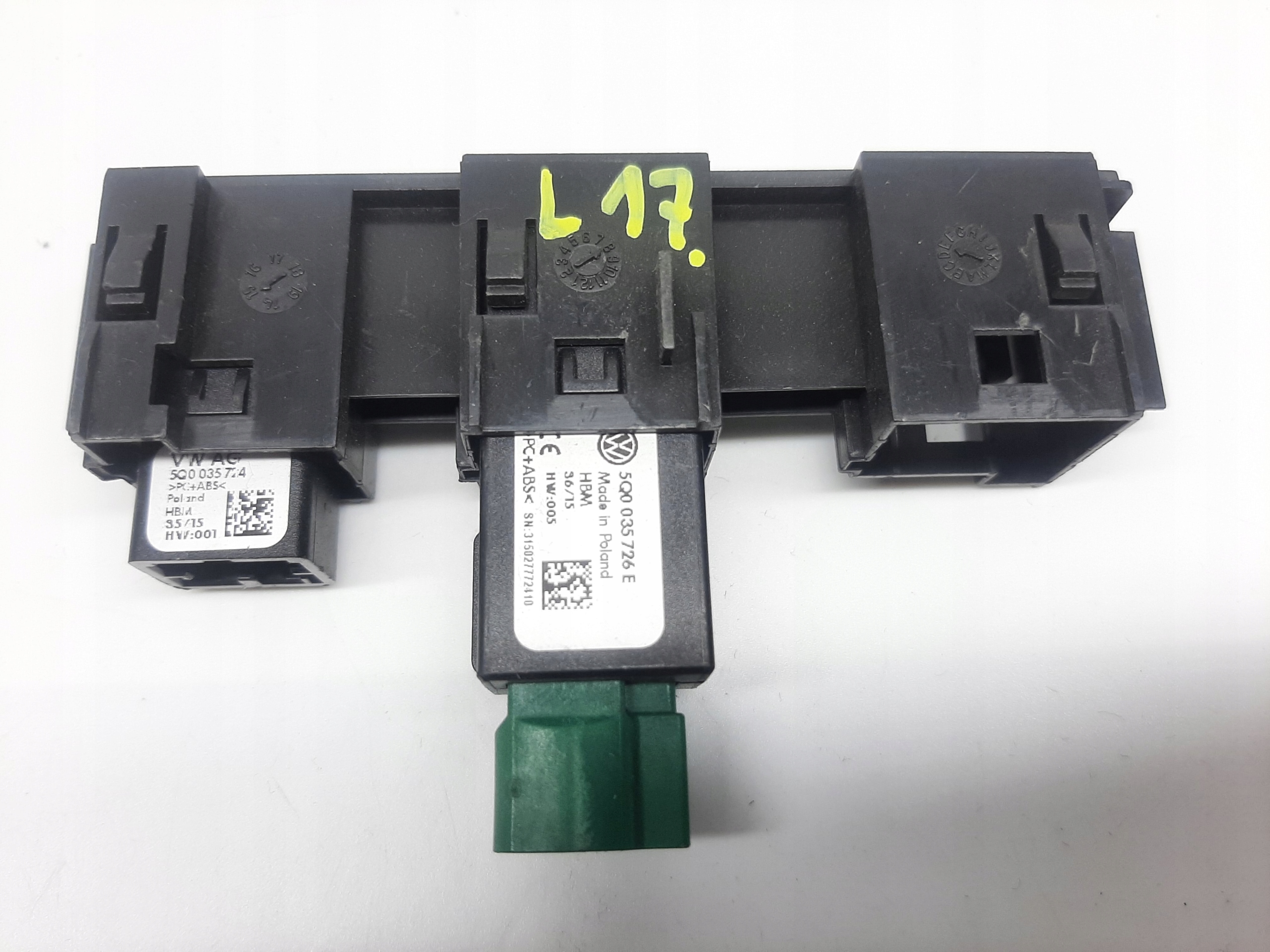 VOLKSWAGEN PASSAT B8 TOURAN II 2014- MODUŁ PORT USB AUX 5TA863324B - obrazek 2