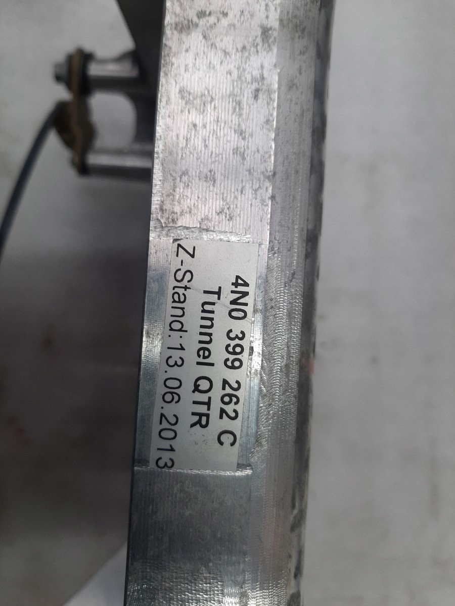 AUDI A8 D5 ŁAPA PODPORA SKRZYNI 4N0399262C - obrazek 2
