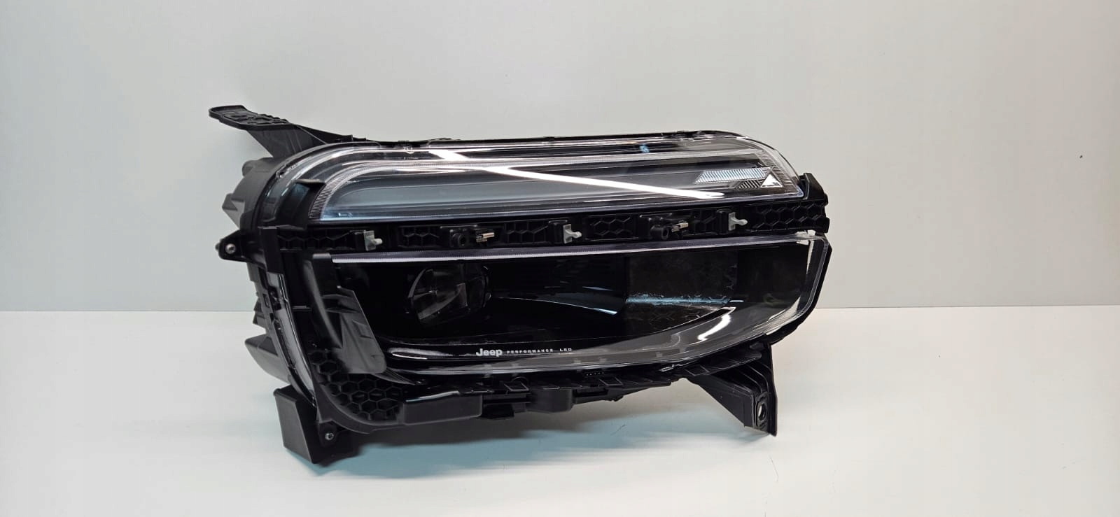JEEP AVENGER LAMPA REFLEKTOR PRAWY PRZÓD PRZEDNI LED 52218717