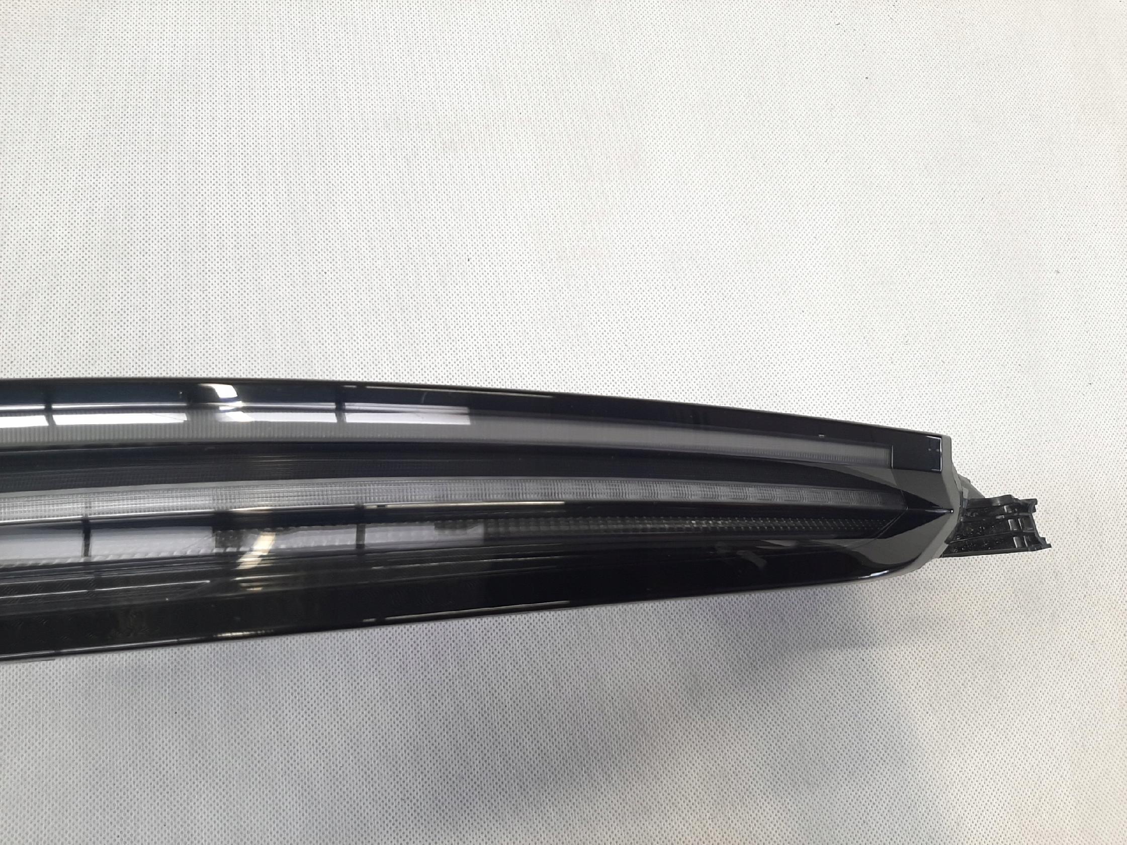PORSCHE TAYCAN LAMPA TYŁ TYLNA PRAWA PRAWY ECE 9J1945096A - obrazek 3