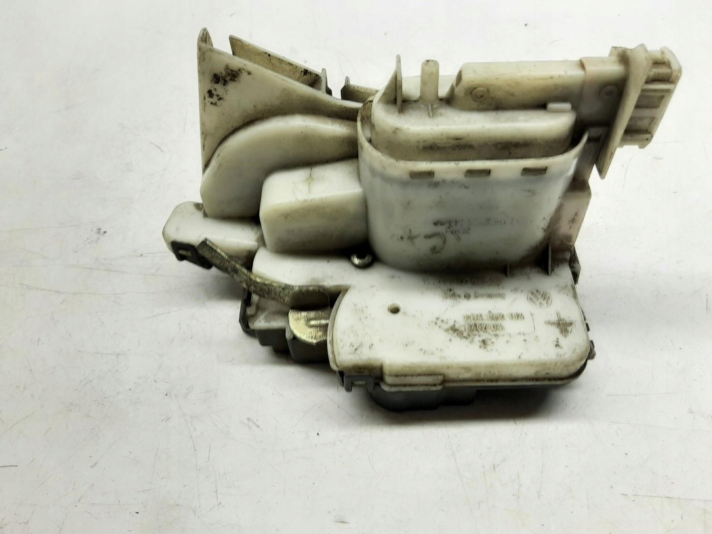 VW GOLF III ZAMEK DRZWI PRAWY TYŁ 1H4862154 1H4839016A - obrazek 4