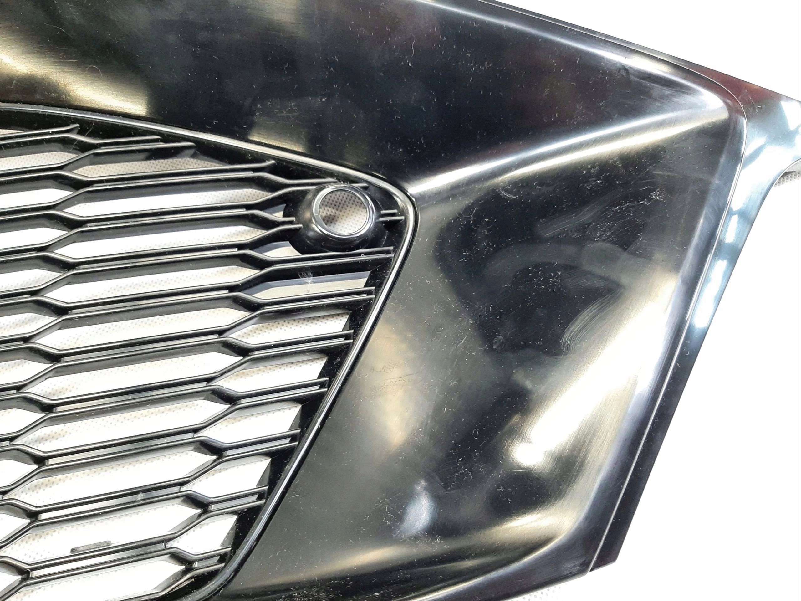 AUDI Q8 S-LINE LEWA ATRAPA KRATKA WLOTU POWIETRZA 4M8807681A - obrazek 3