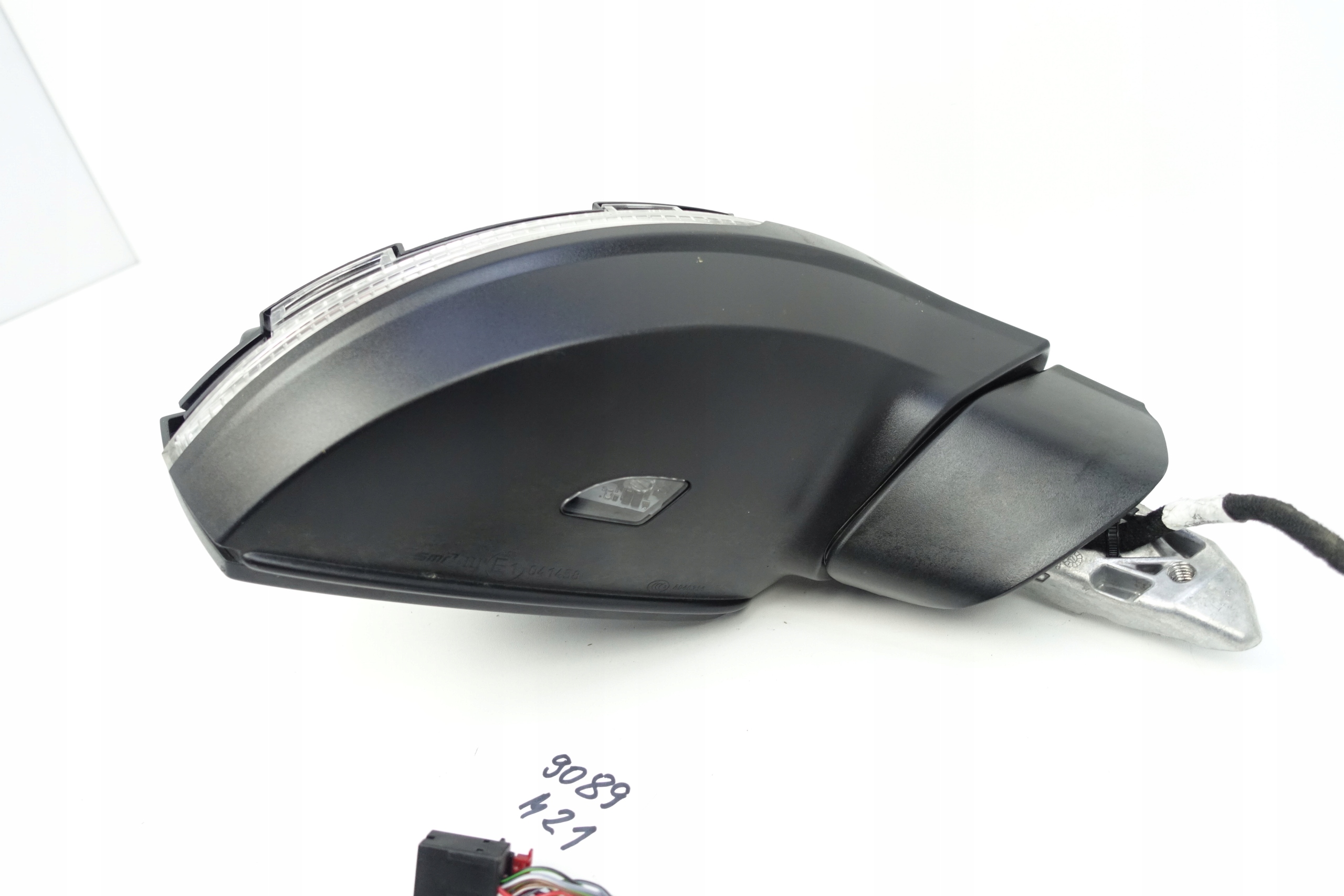 VW TOUAREG III 18- 17 PIN STELAŻ LUSTERKO PRAWE 761857502B