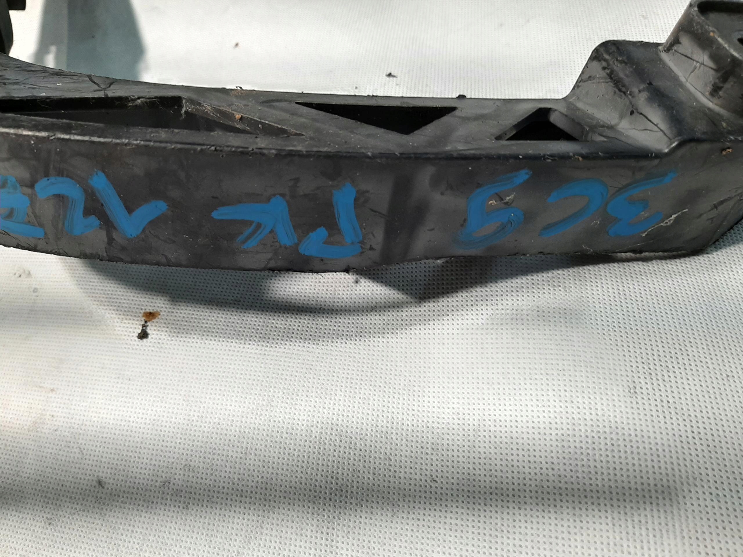 VW PASSAT B6 KOMBI ŚLIZG MOCOWANIE ZDERZAKA TYŁ 3C9807863 - obrazek 4