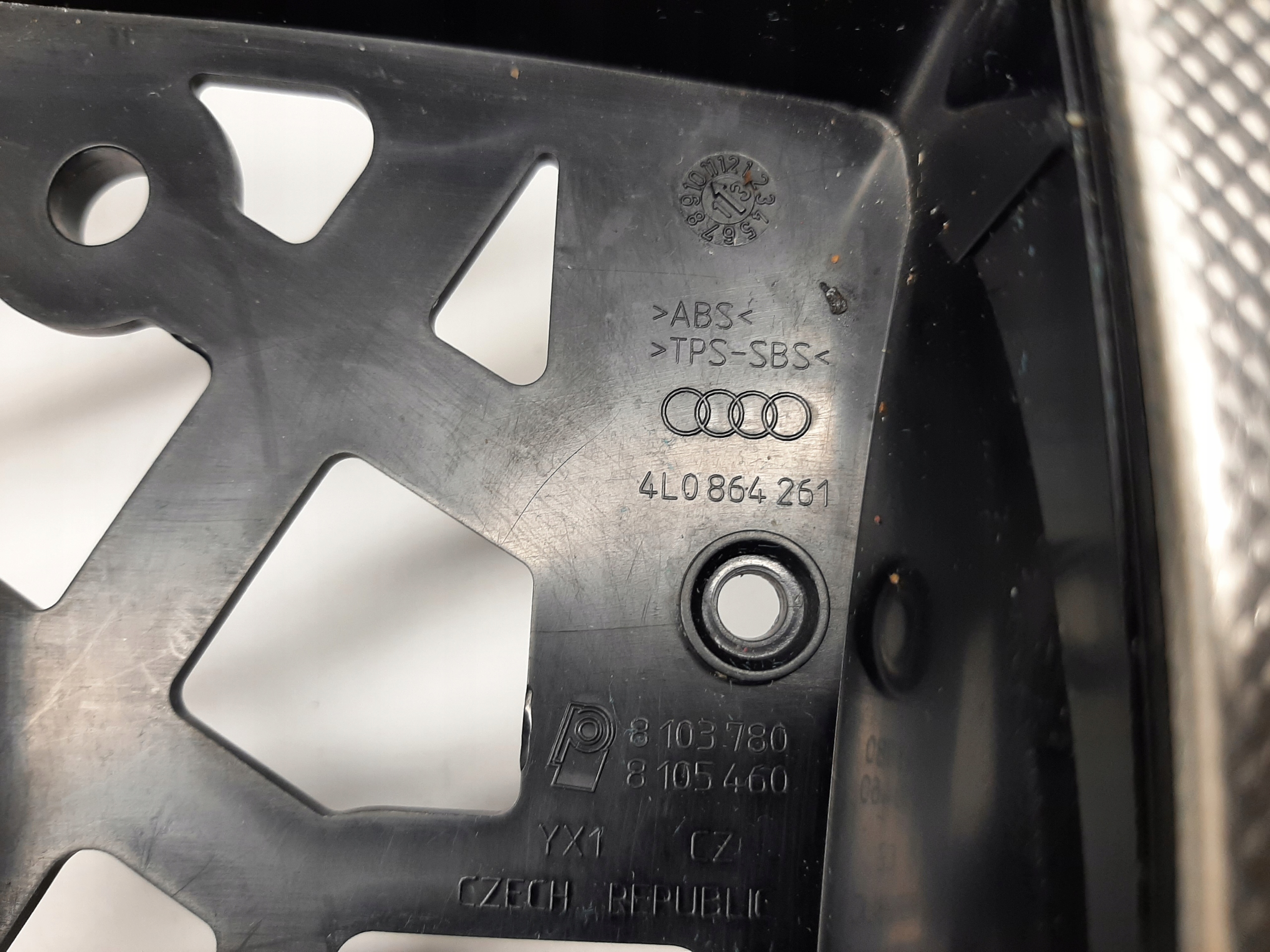 AUDI Q7 I 2005- RAMKA PANELU MMI WYBIERAK BIEGÓW 4L0864261 - obrazek 4