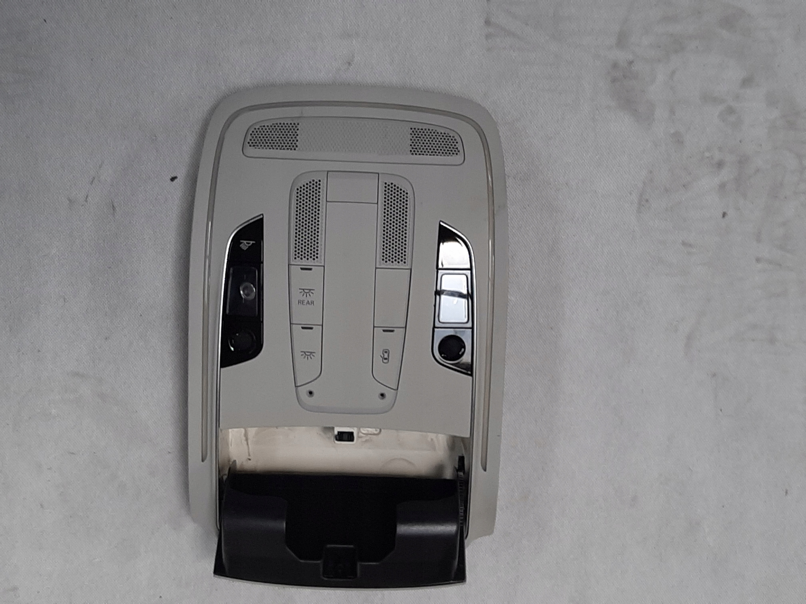 AUDI A8 D4 LIFT 2013- OŚWIETLENIE KABINY LAMPKA 4H0951177 - obrazek 2