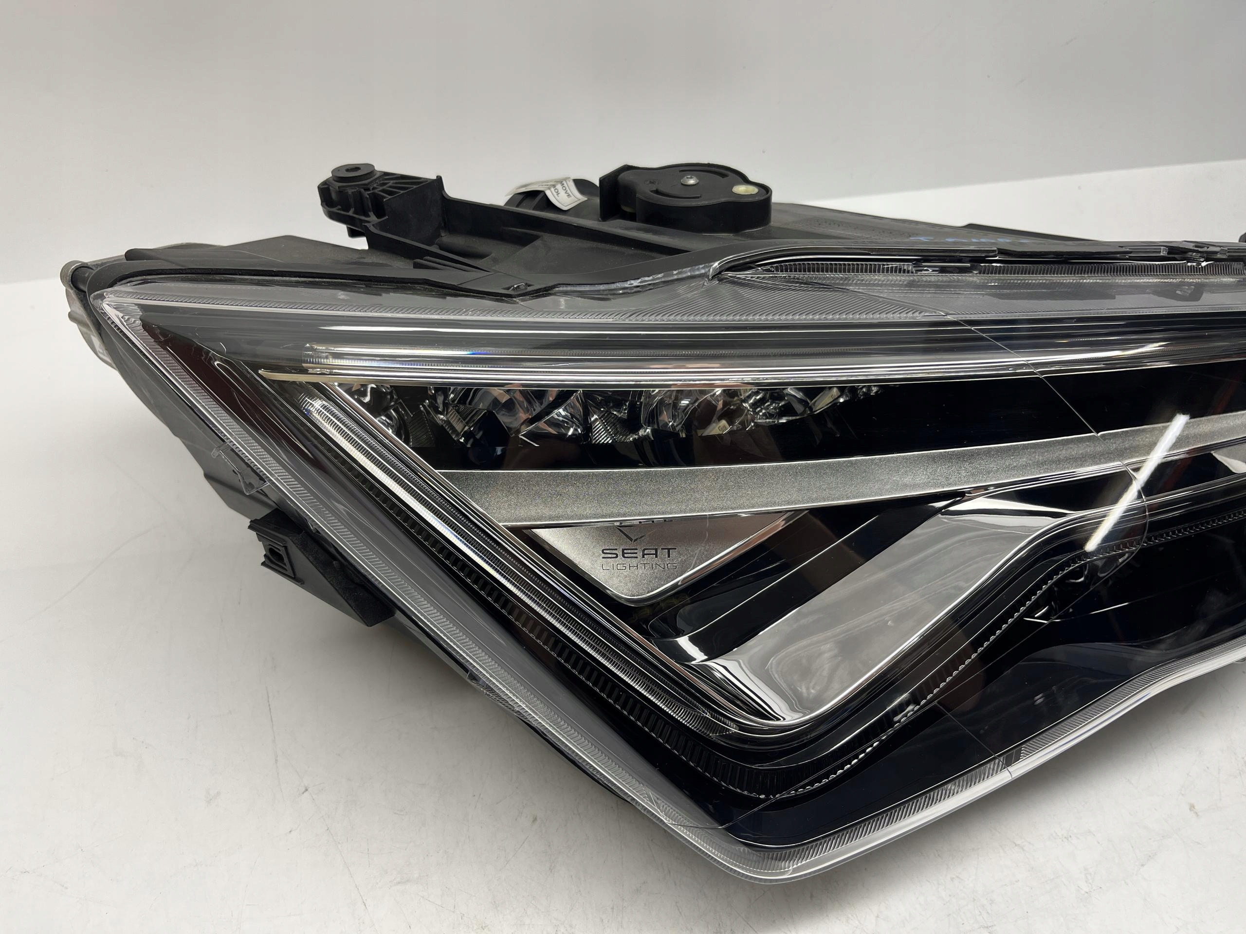 SEAT ATECA REFLEKOTR PRZÓD PRZEDNI PRAWY LED 576941008D - obrazek 3