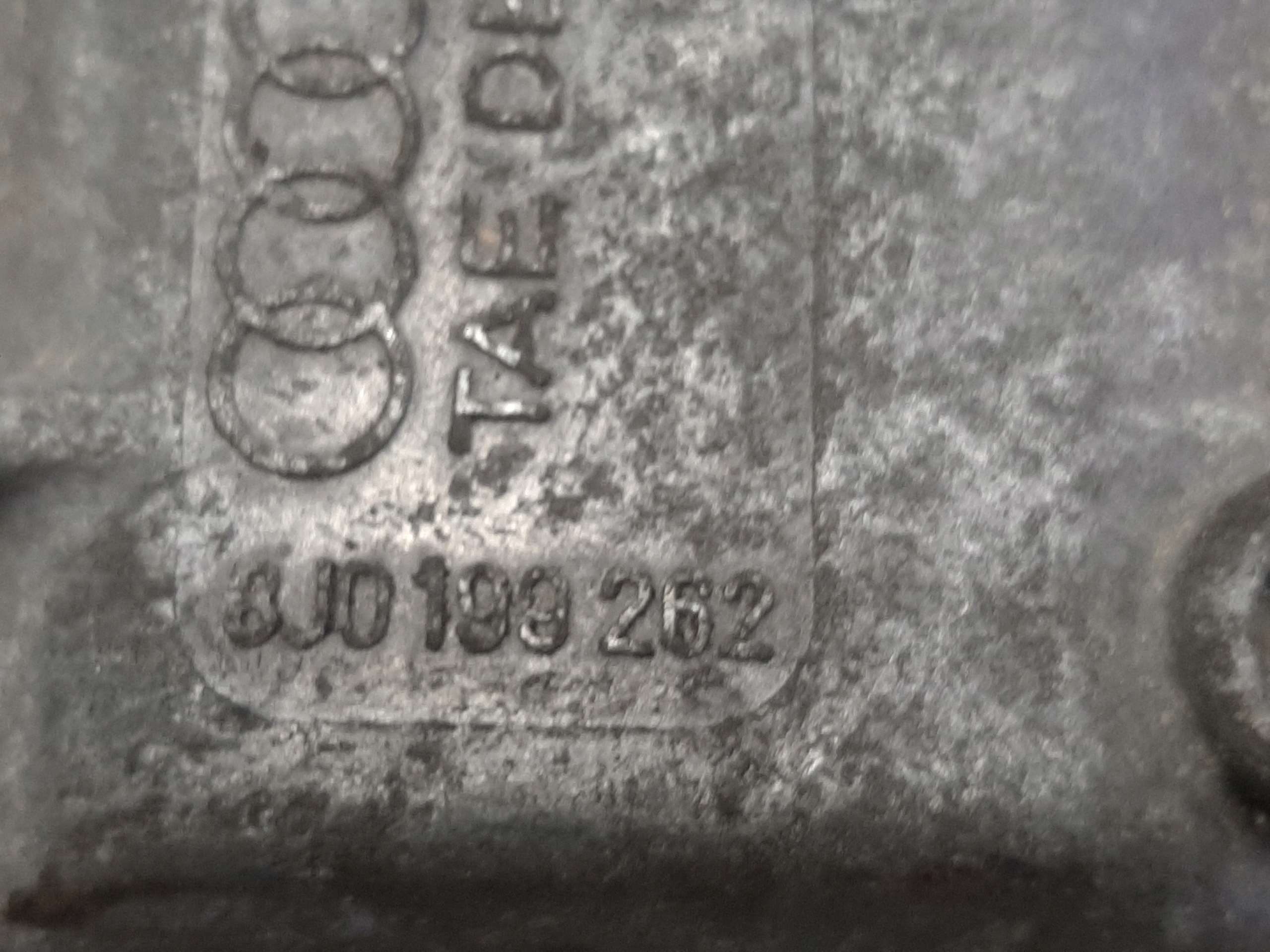 AUDI TT 8J 06-10 PODUSZKA SILNIKA 8J0199262 - obrazek 2