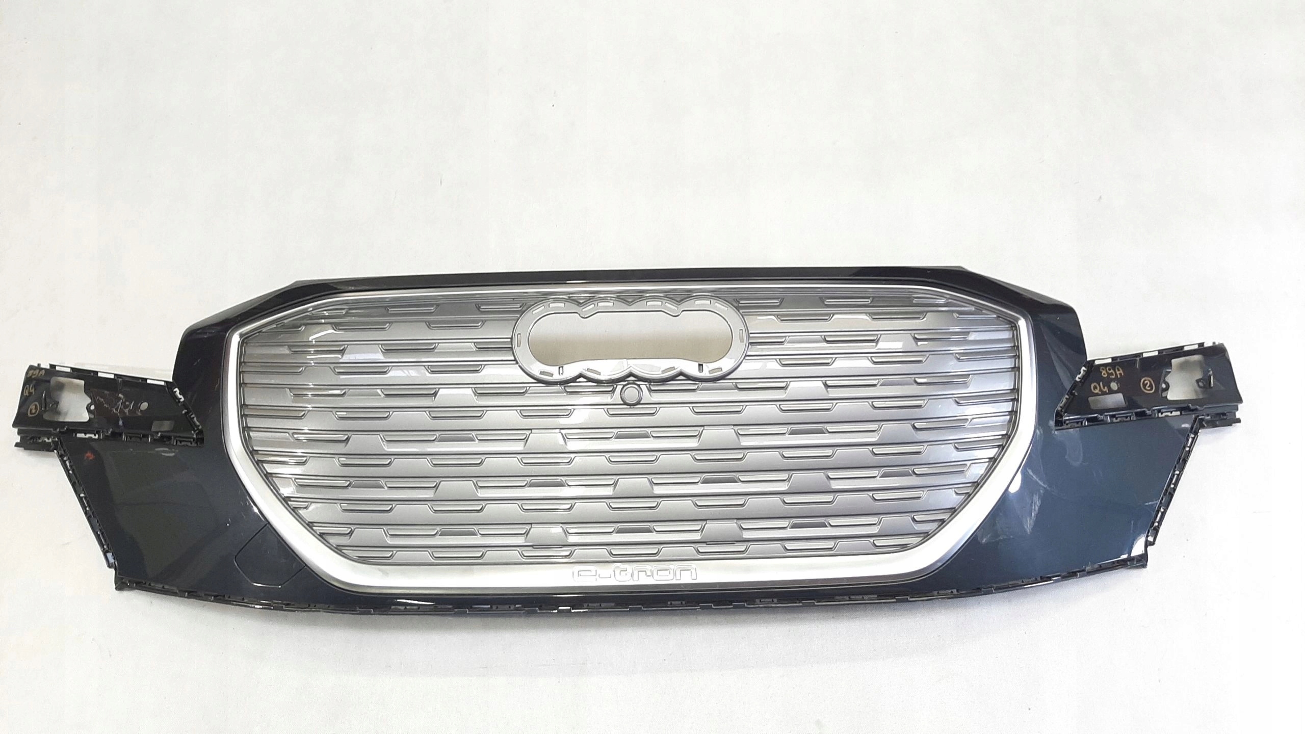 AUDI Q4 E-TRON GRILL ATRAPA 89A807725A 89A853653A - obrazek 2