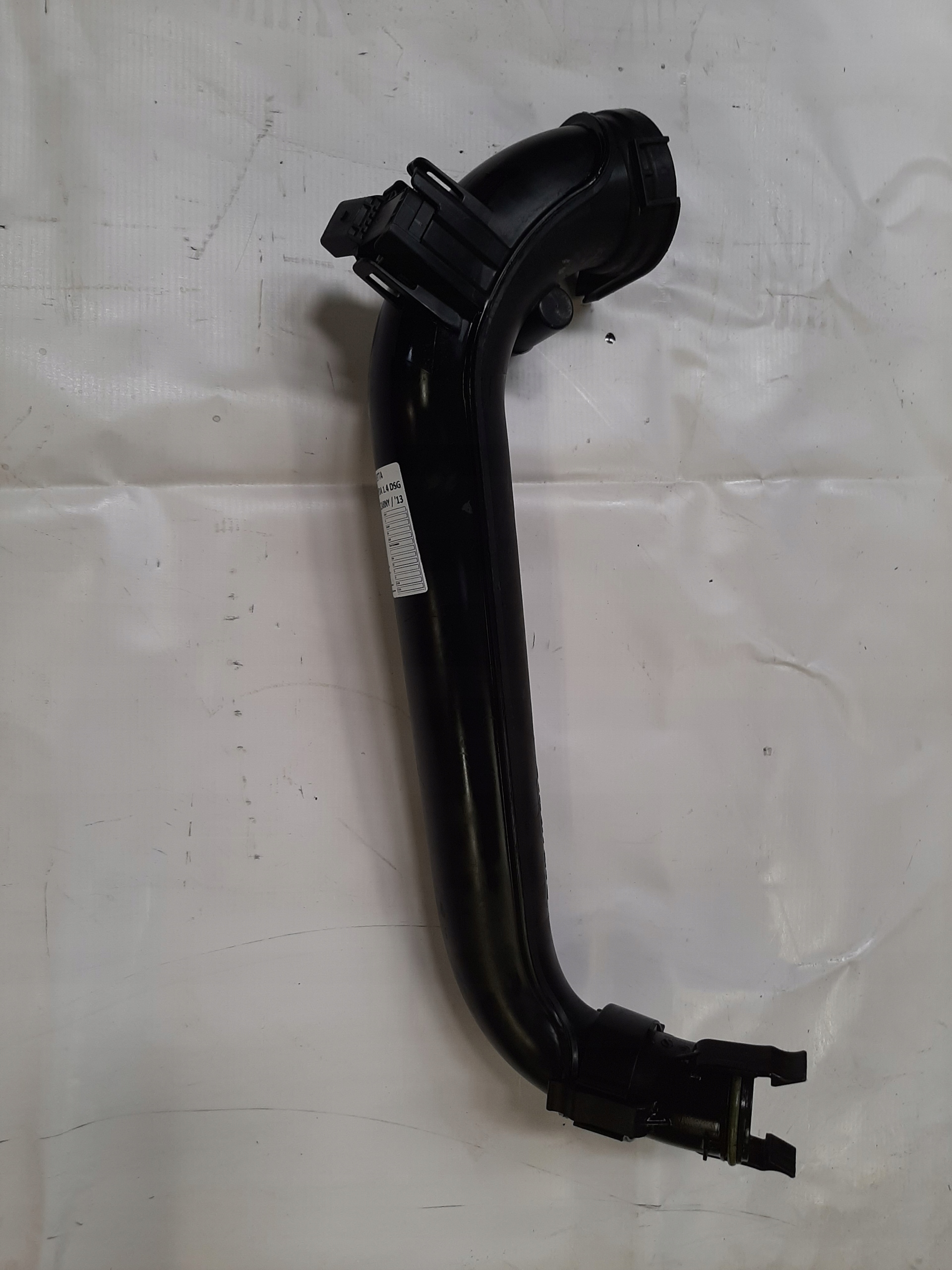VW JETTA VI RURA PRZEWÓD INTERCOOLERA CHŁODNICY POWIETRZA 04E145673D