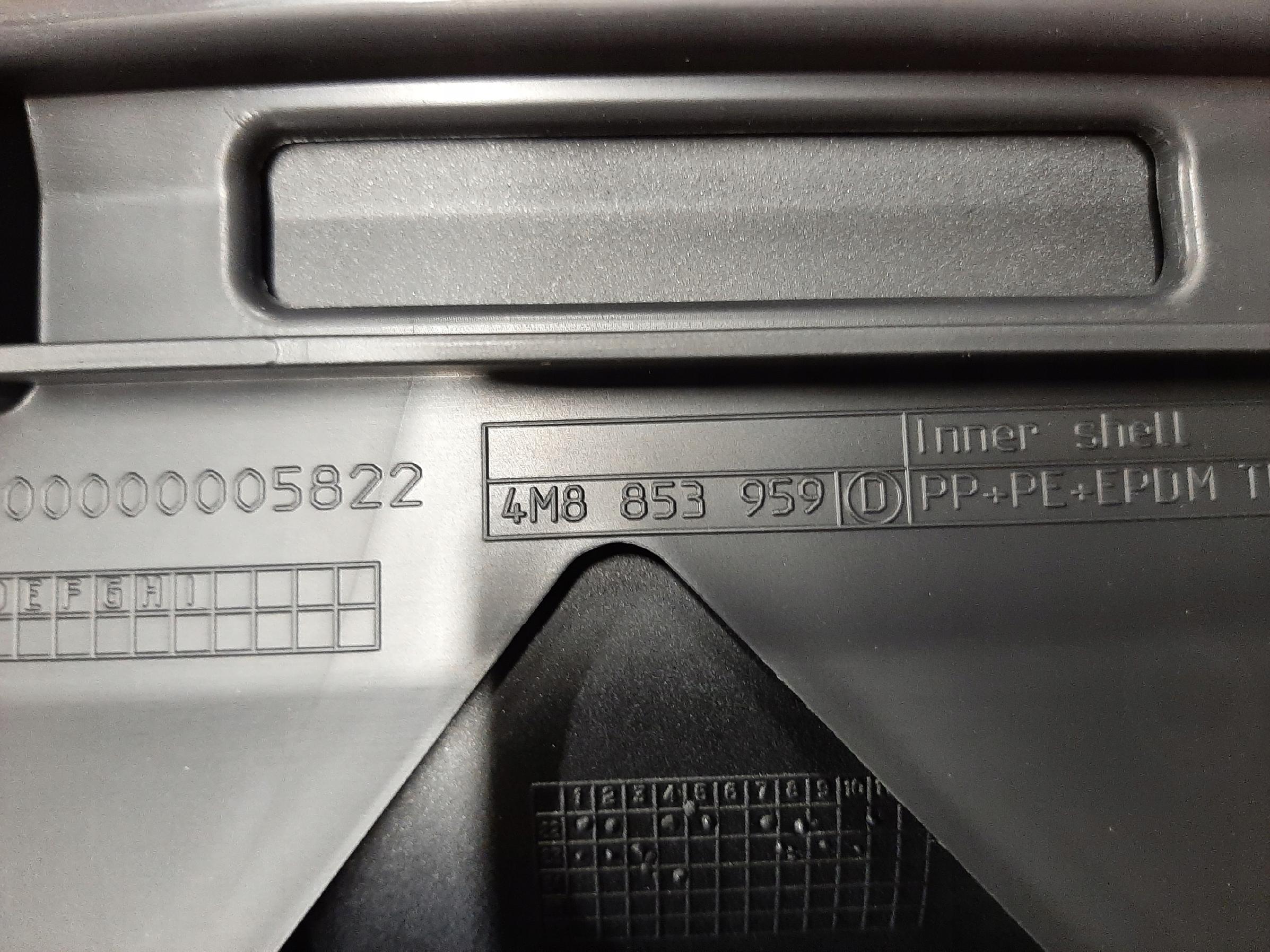 AUDI RSQ8 LISTWA NAKŁADKA DRZWI DRZWIOWA LEWY PRZÓD PRZEDNIA 4M8853959D - obrazek 4