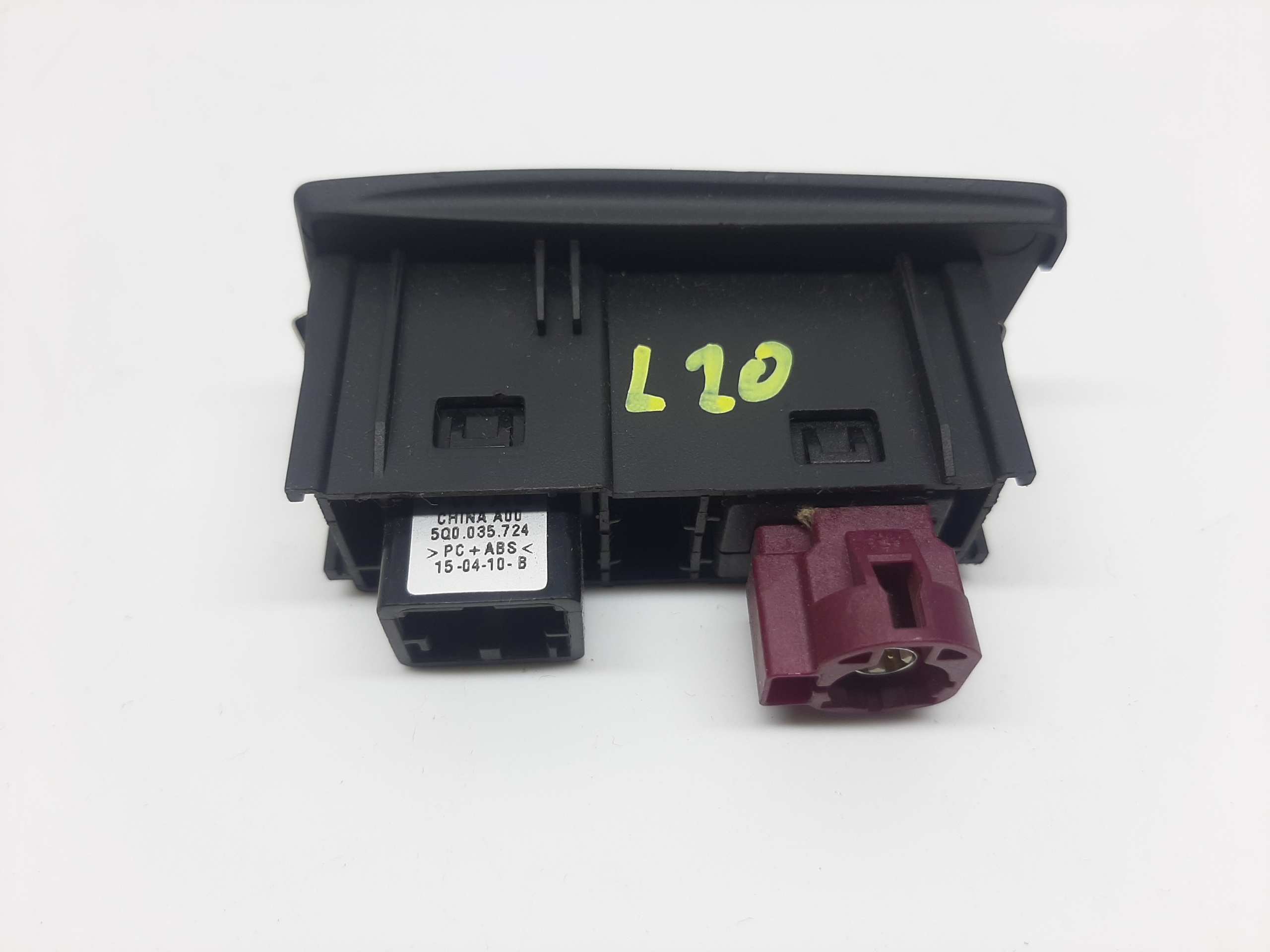 VOLKSWAGEN GOLF VII 2012-20R MODUŁ PORT USB AUX 5G0035222F - obrazek 2