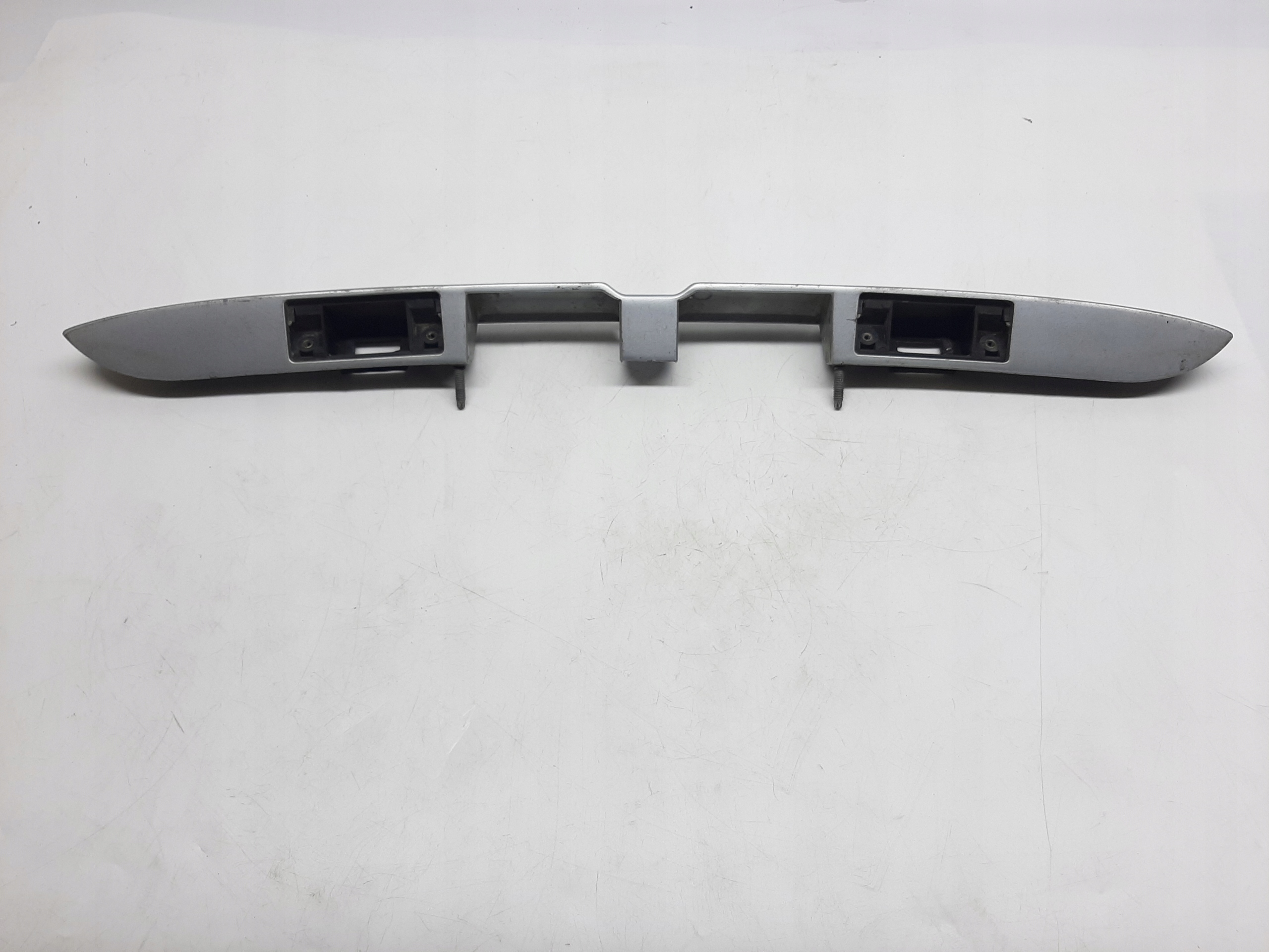 AUDI A4 B5 94- LISTWA BLENDA KLAPY BAGAŻNIKA KLAMKA 8D9827574 - obrazek 2